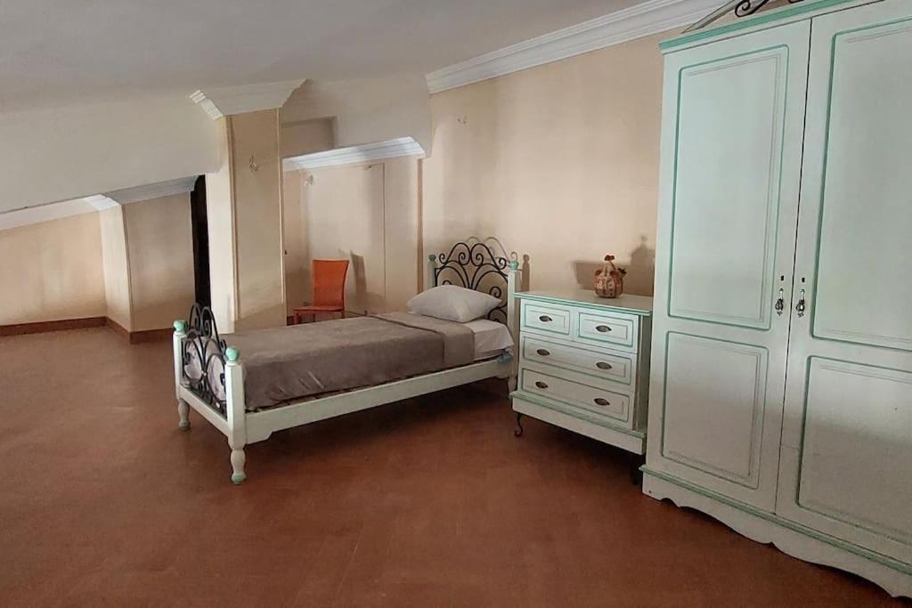 Spacious cheerful apartment