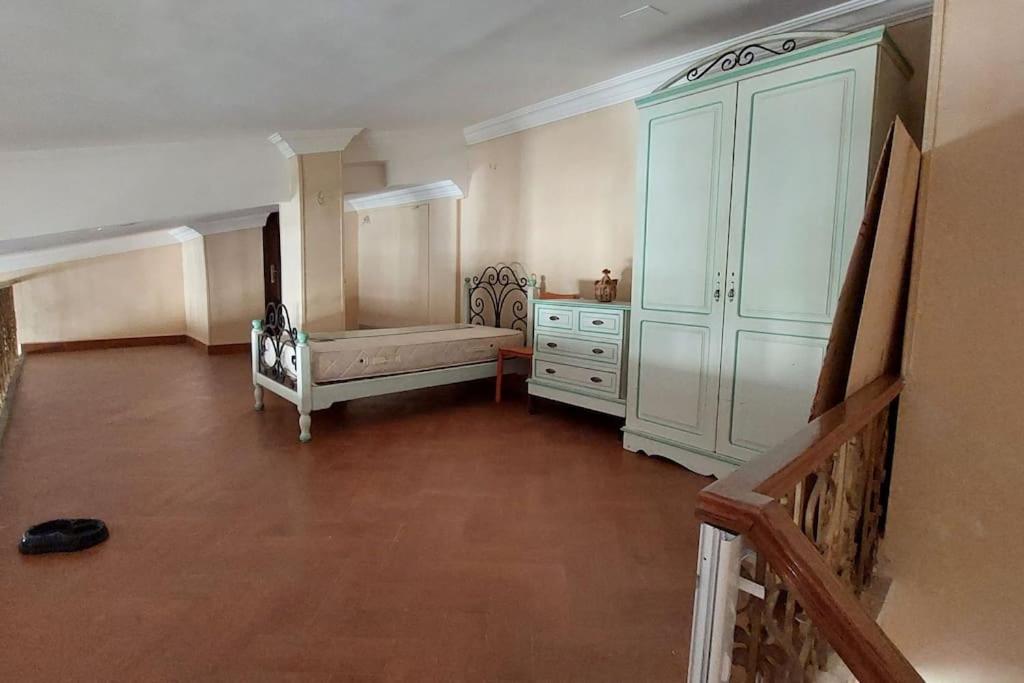 Spacious cheerful apartment