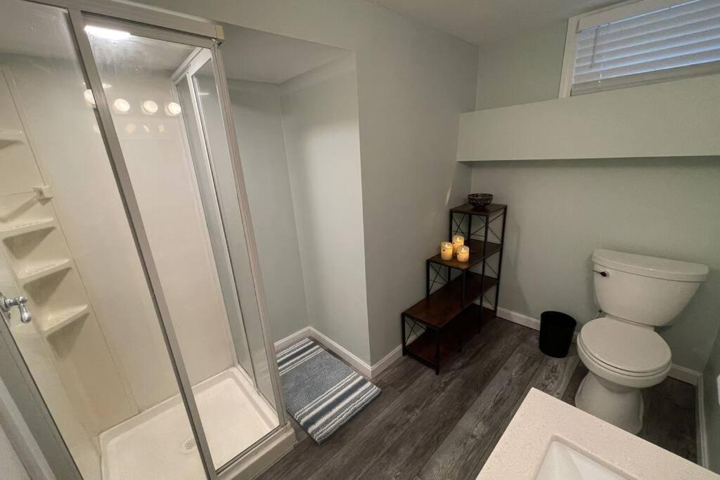 Rustic Updated Cozy Lake House! Close to skiing! view 3
