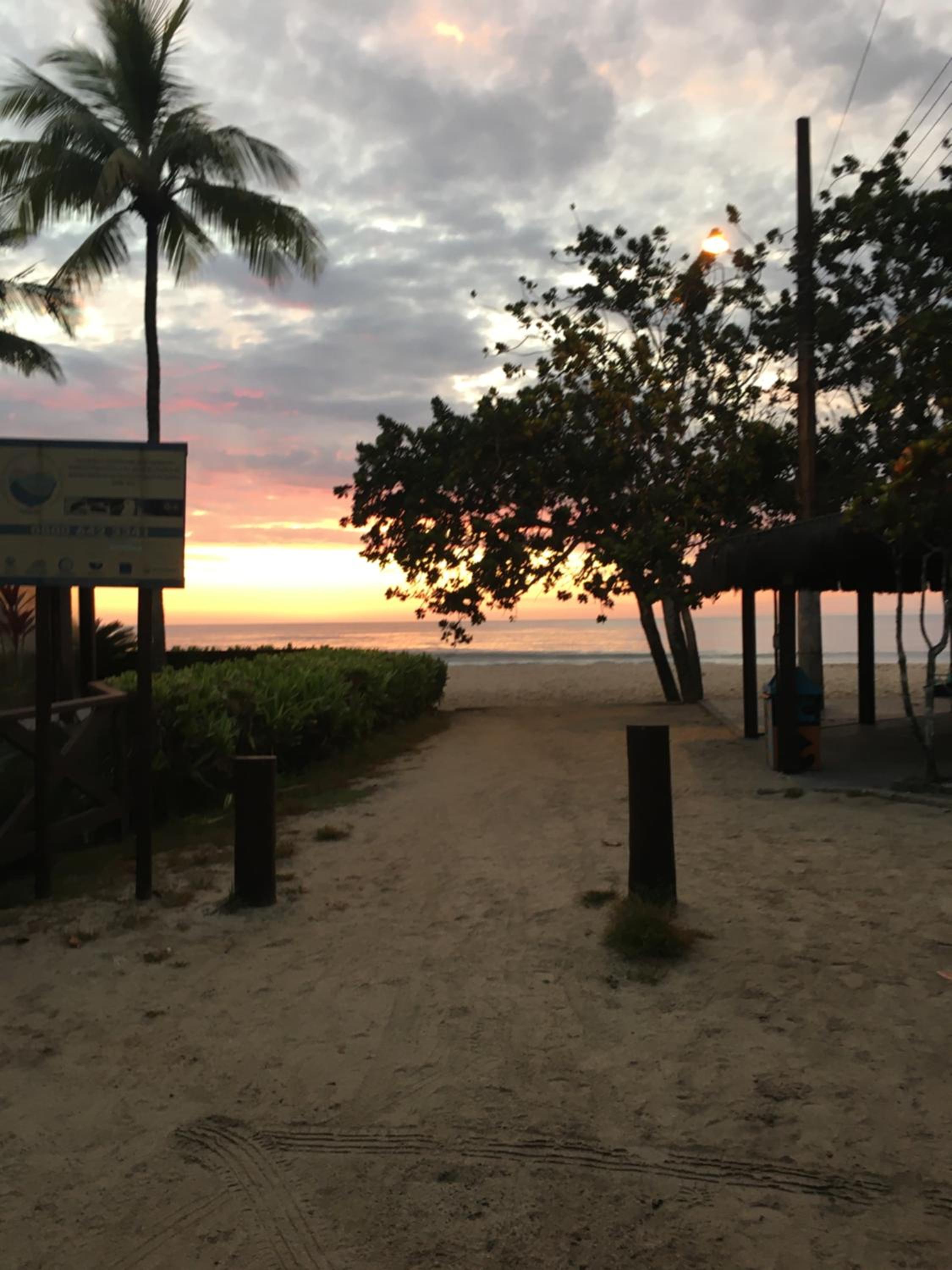 Canto das Toninhas Guest House