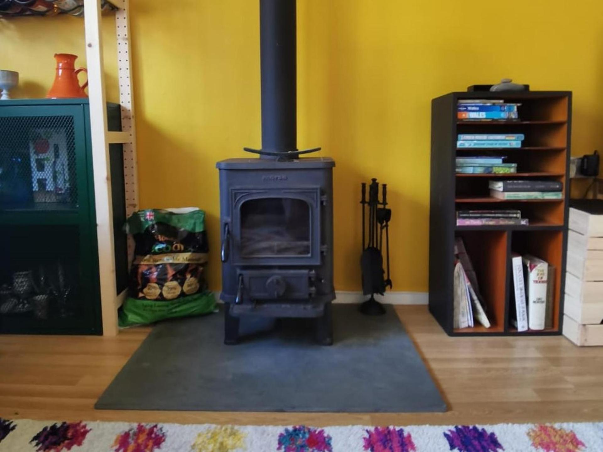 2Bed Cabin w Parking near Snowdonia National Park view 4