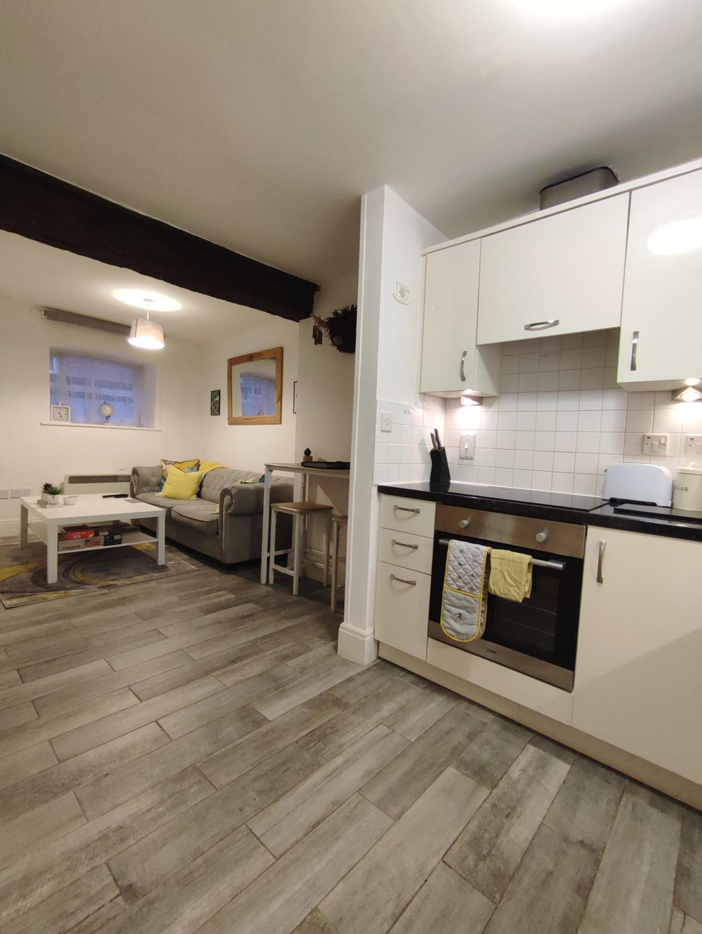 Cosy Riverside Apartment - Woodsmill Quay FREE PARKING view 3