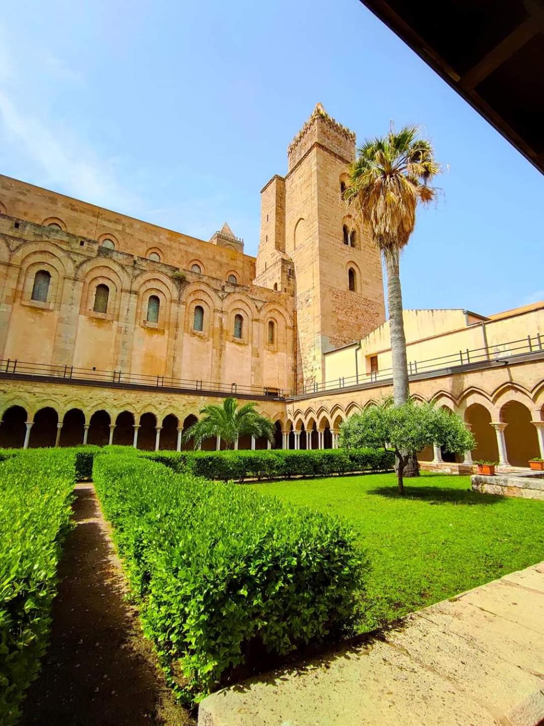 Familyholidays La finestra di fronte