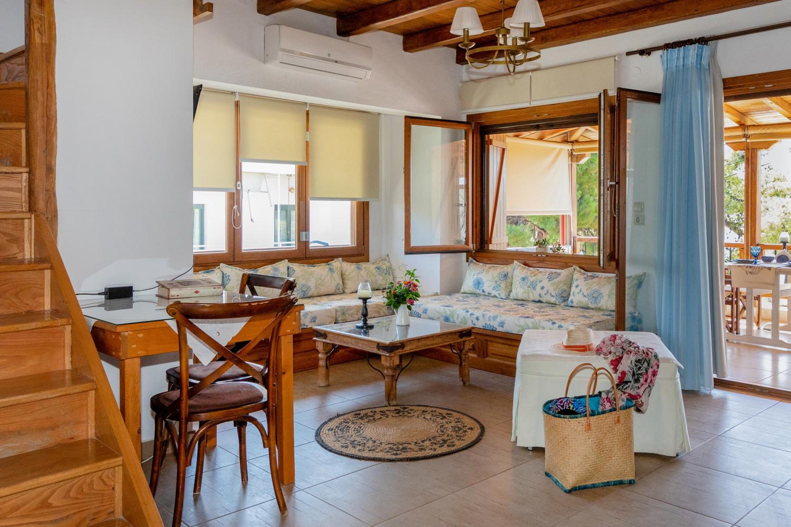 Traditional Arsanas Apartments