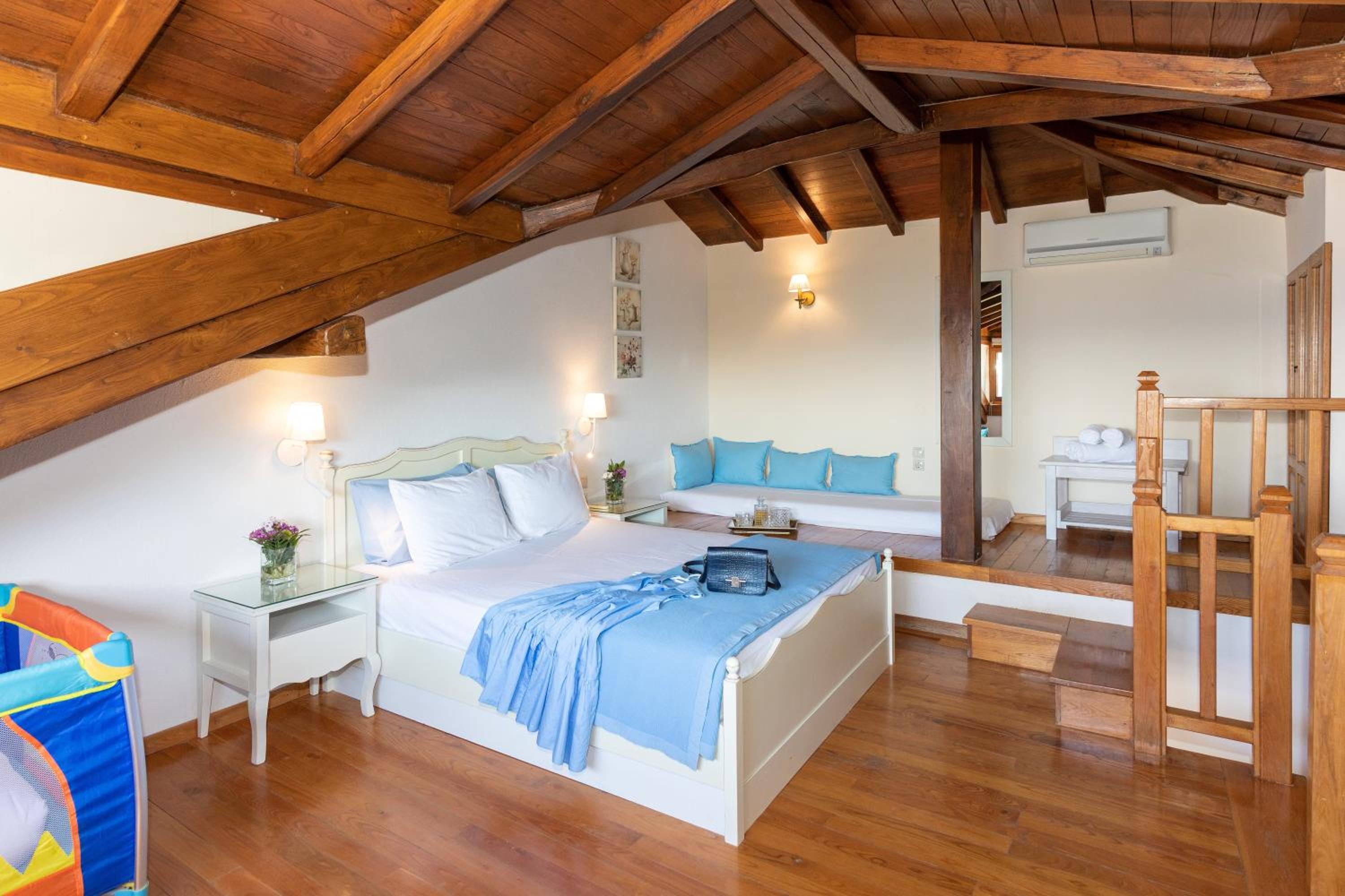 Traditional Arsanas Apartments