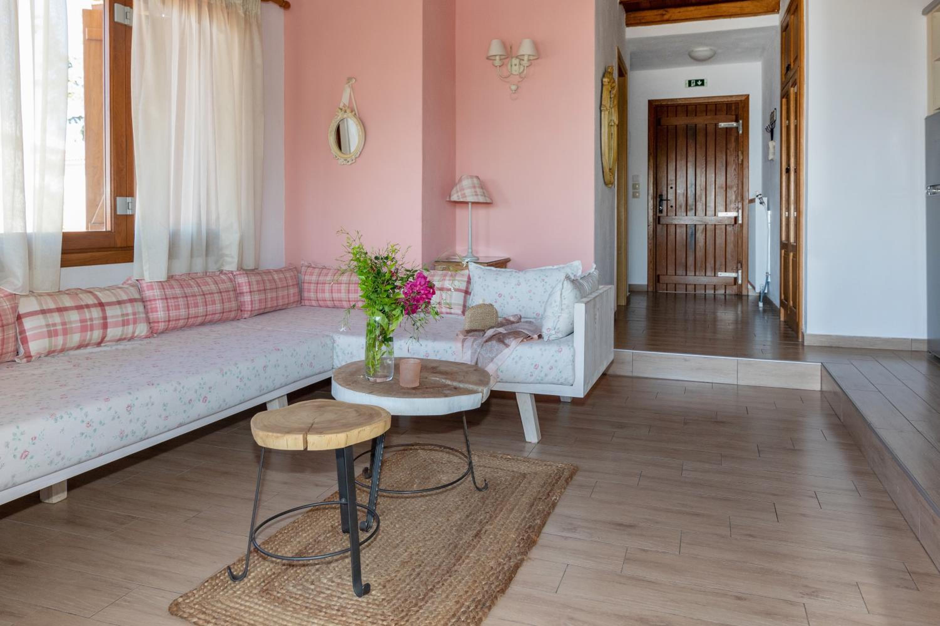 Traditional Arsanas Apartments