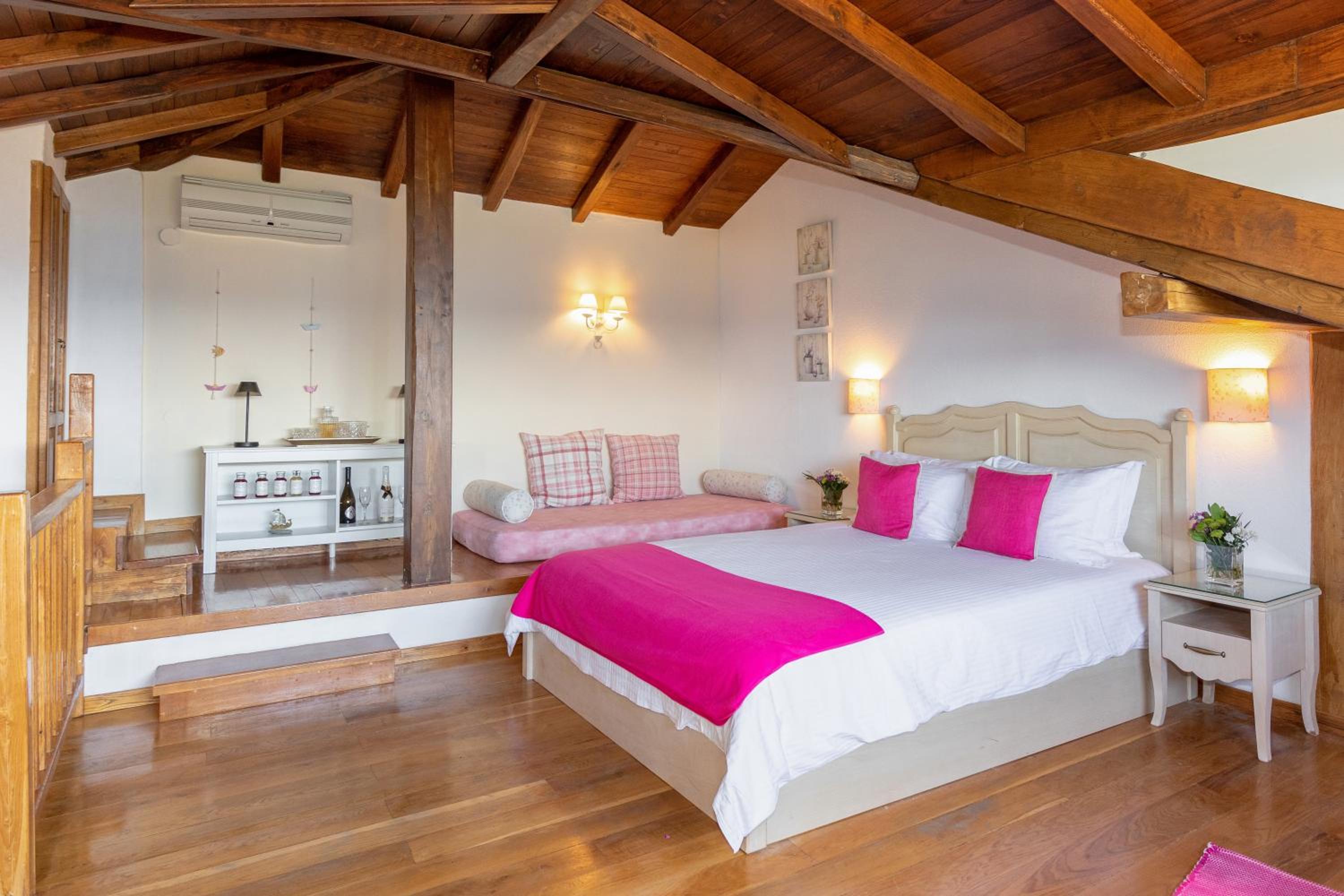 Traditional Arsanas Apartments