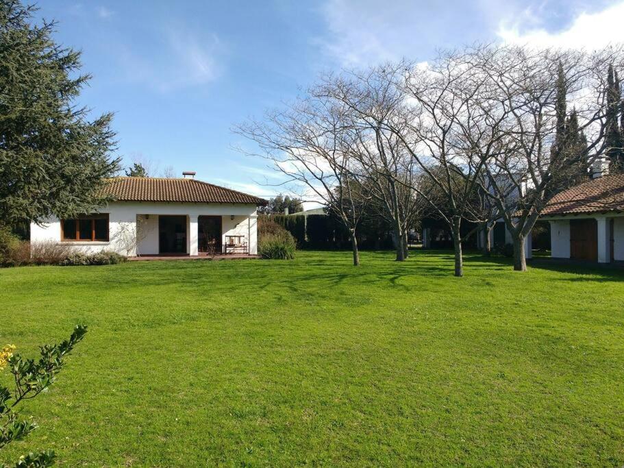 Casa y amplio parque