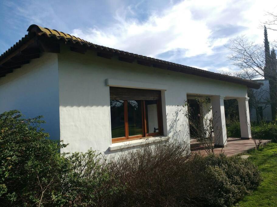 Casa y amplio parque