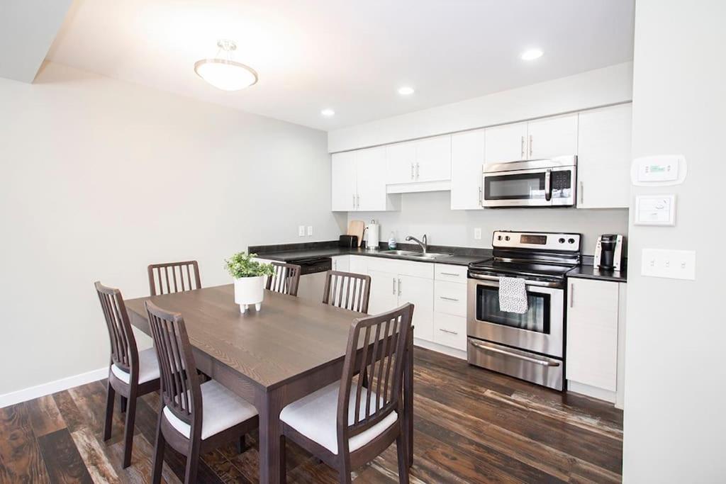Modern 3 bedrooms townhouse in Southpoint view 3