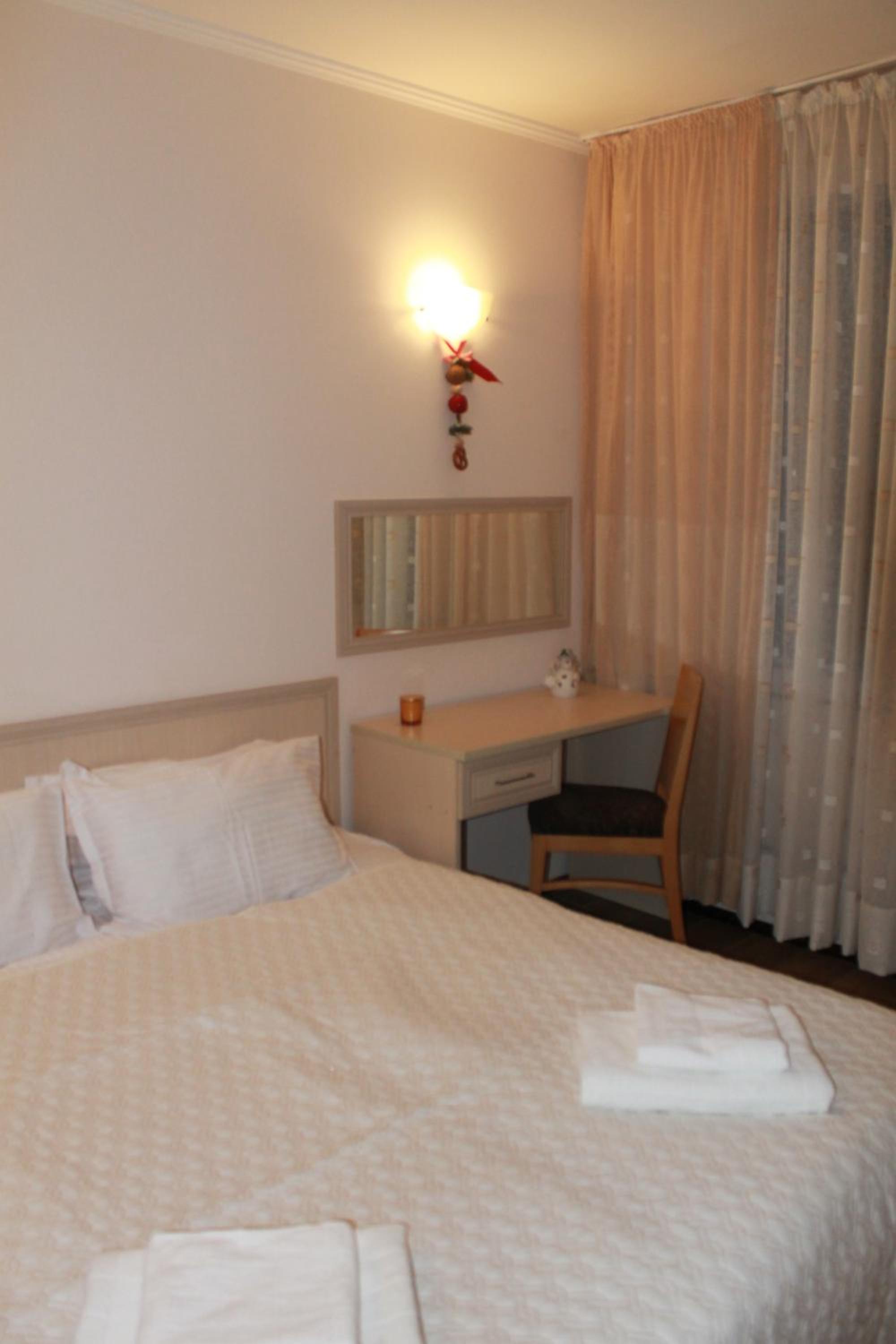 Apartment Kristin in Apart Hotel Stenata view 3