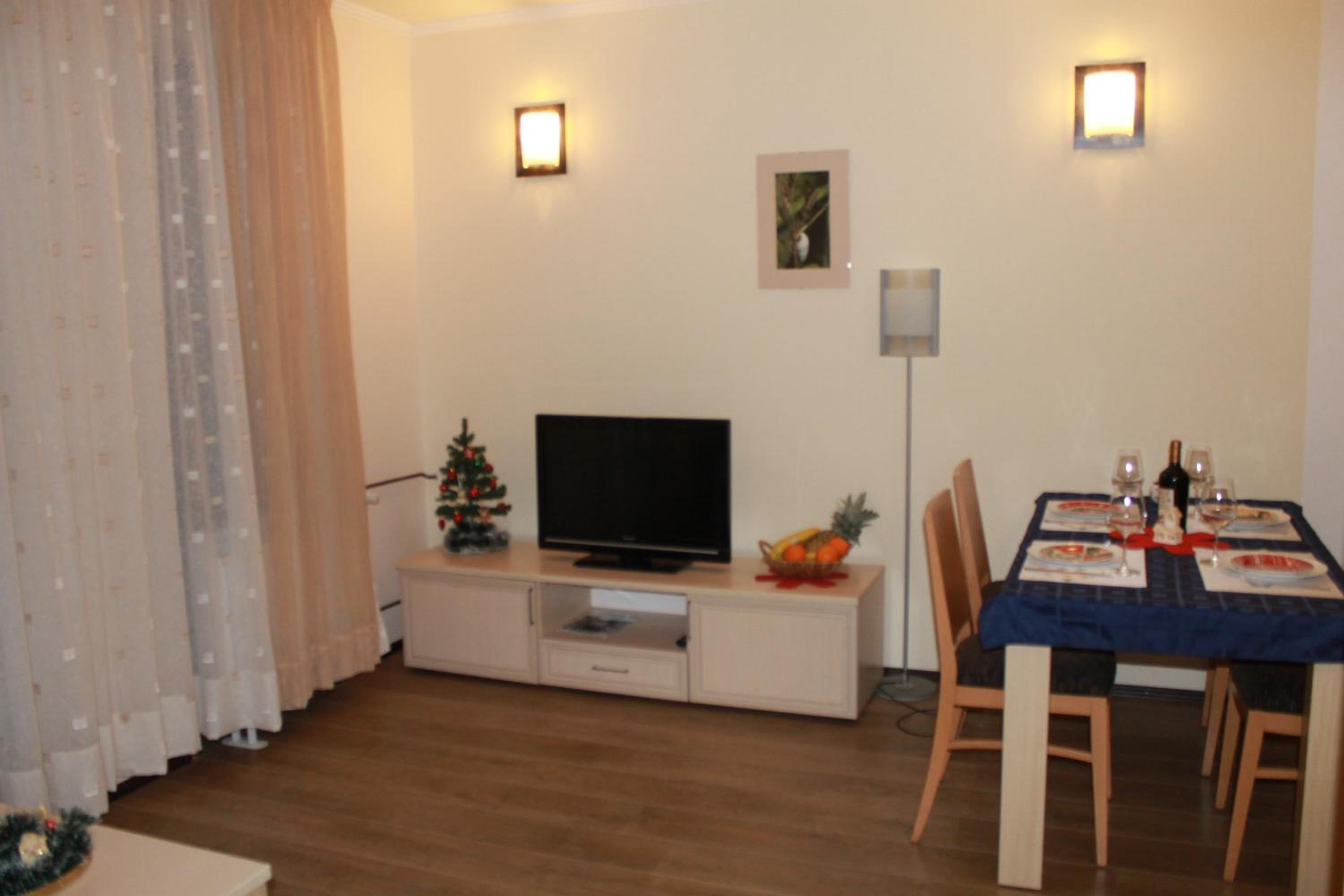 Apartment Kristin in Apart Hotel Stenata view 2