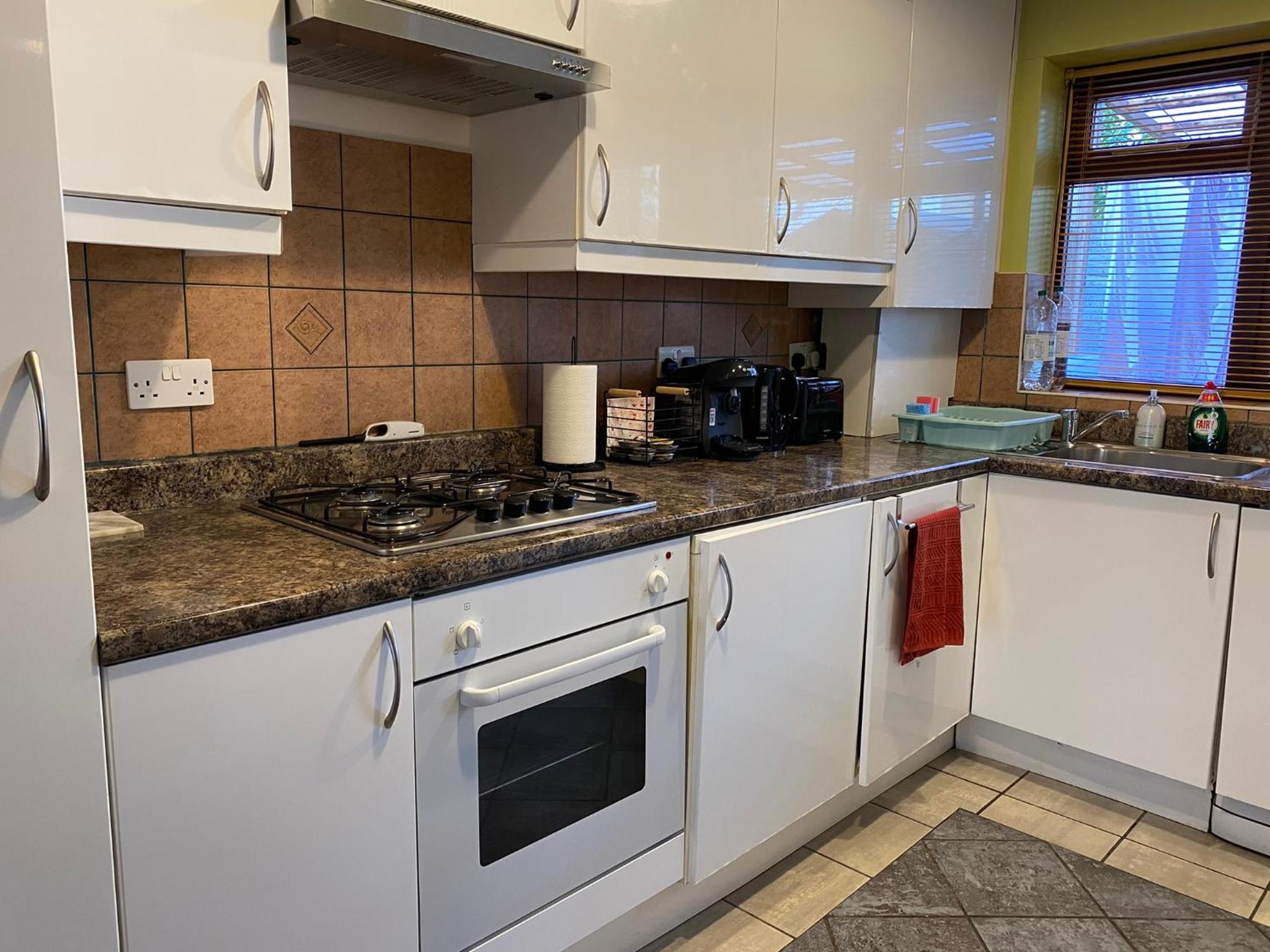 Excel 5min CUSTOM HOUSE STATION parking WIFI sleeps 6