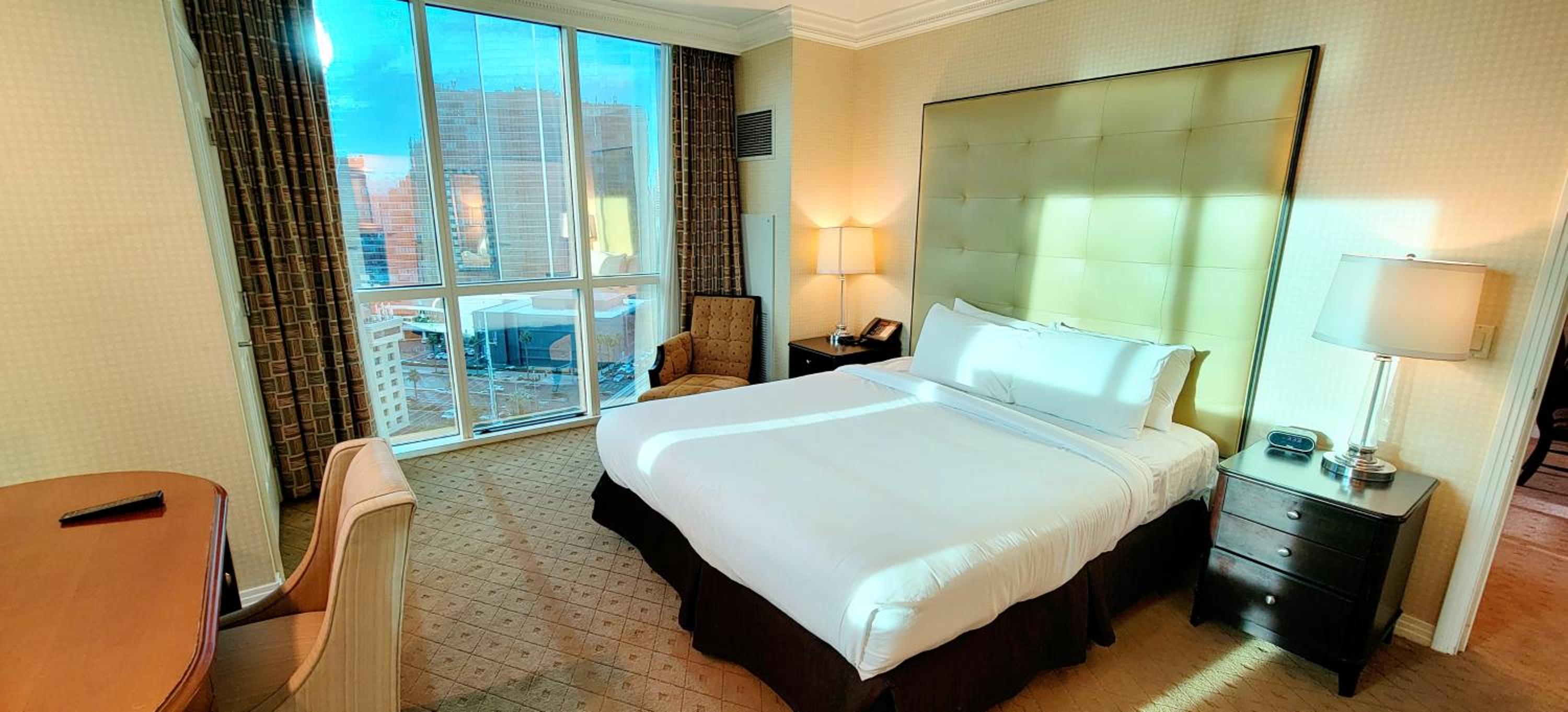 Awesome The Signature MGM condo with Strip view. No resort fee! view 2