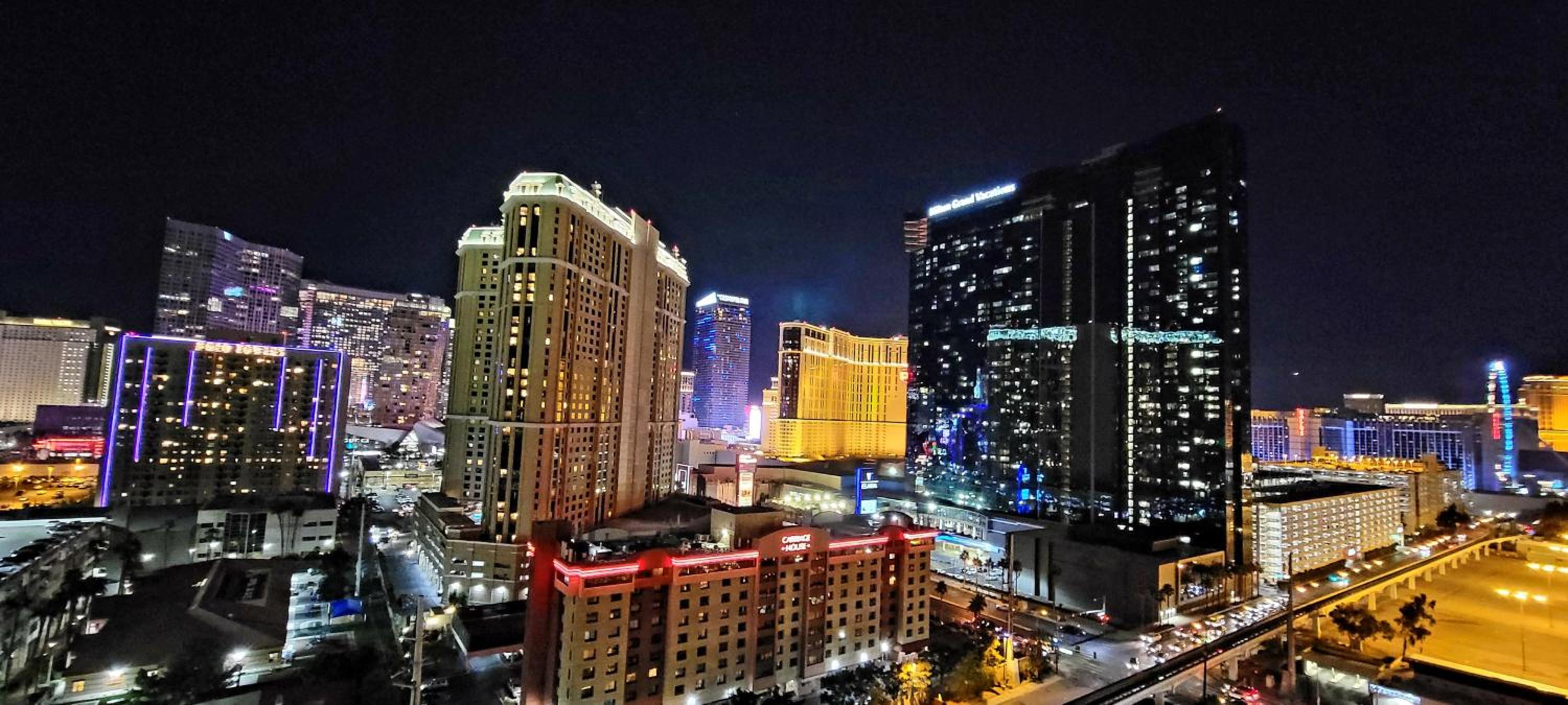 Awesome The Signature MGM condo with Strip view. No resort fee! view 5