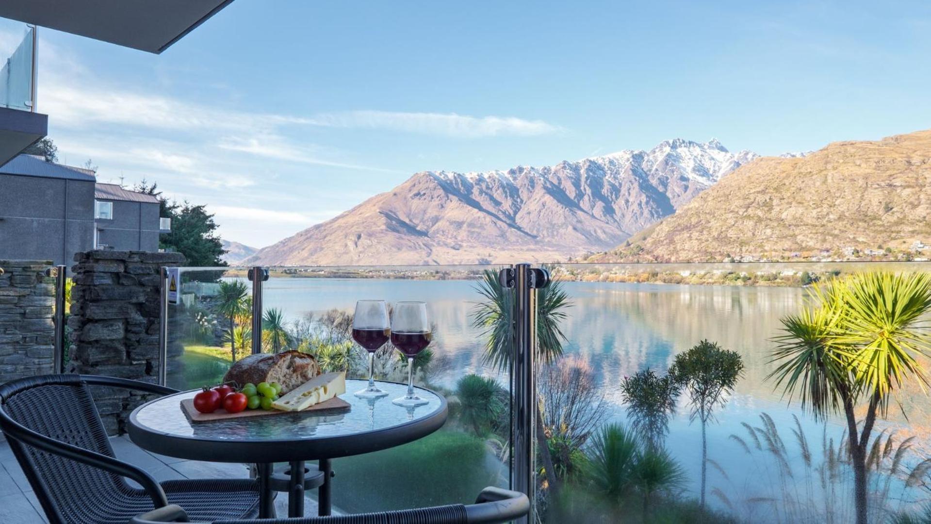 Alpine Lakeside Studio view 4