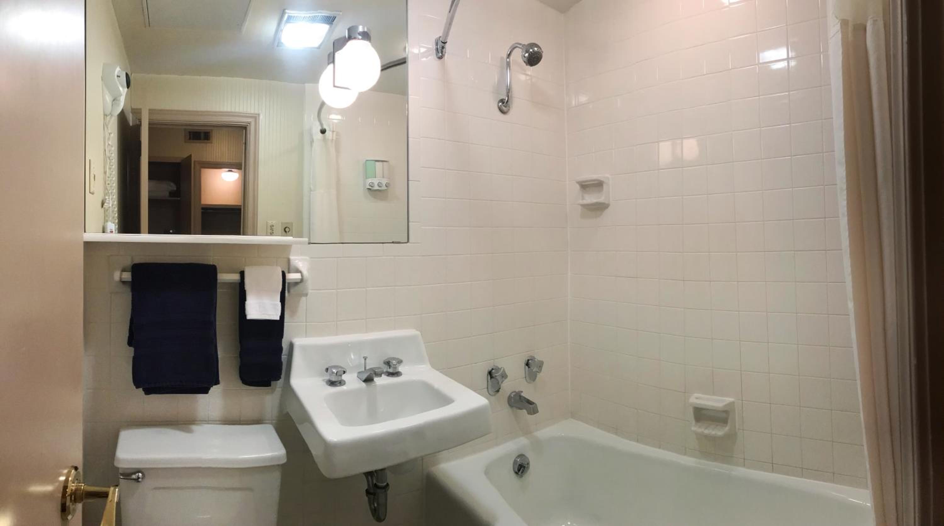 Bartlesville Vacations - Hotel Phillips - Property Image 87