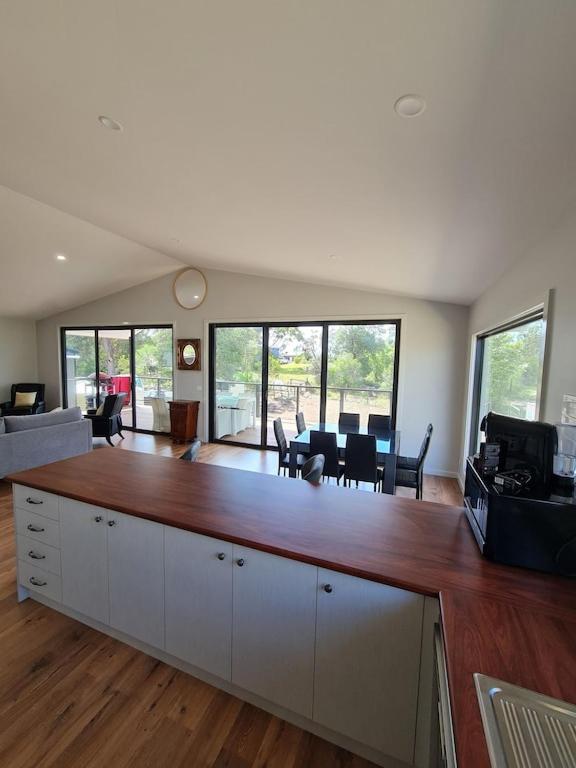 PIECE OF PARADISE, huge 4 bedroom haven