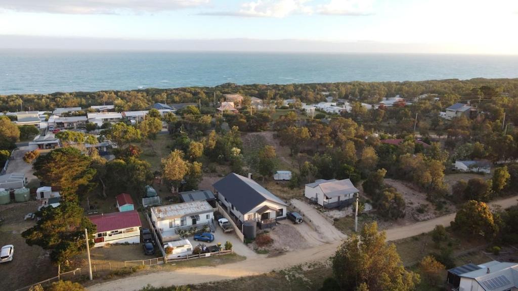 PIECE OF PARADISE, huge 4 bedroom haven