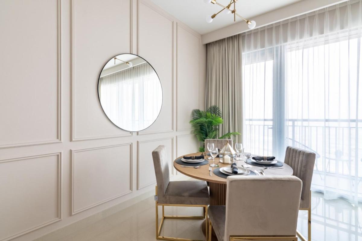 GuestReady - The Magnificent Moon