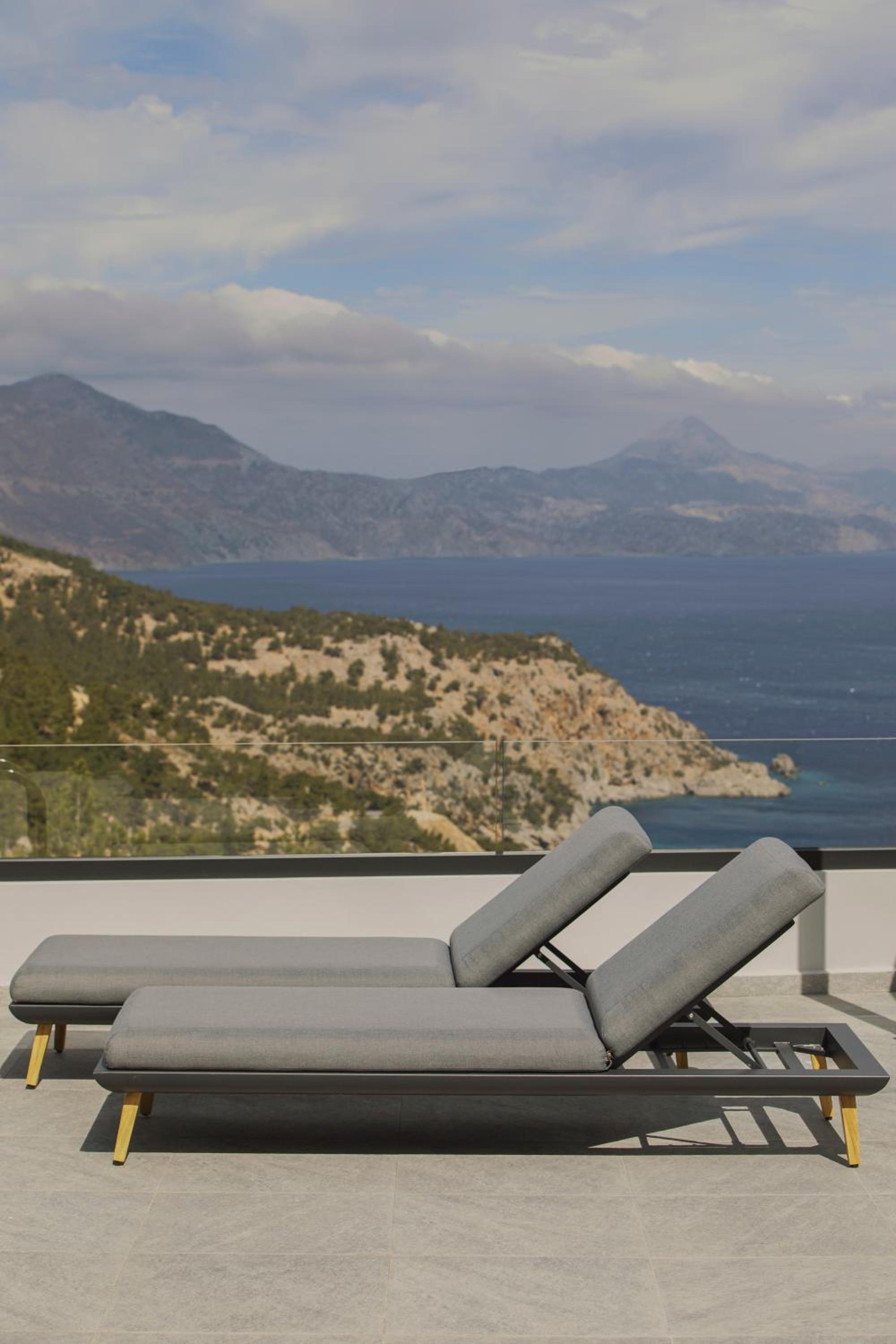 Aposperia Memorable Living