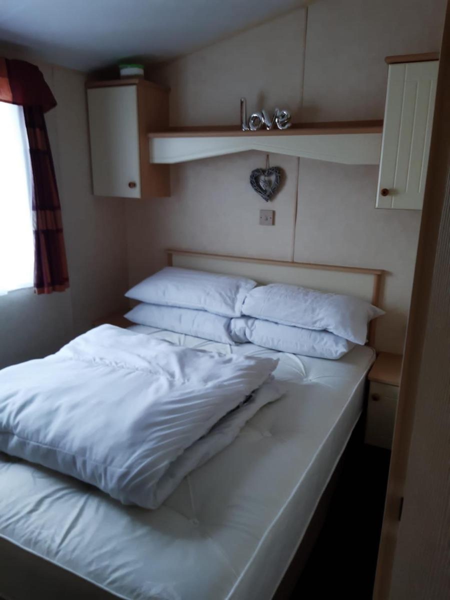 Golden palm 8 berth chapel saint leanords, ingoldmells, skegness caravan view 3