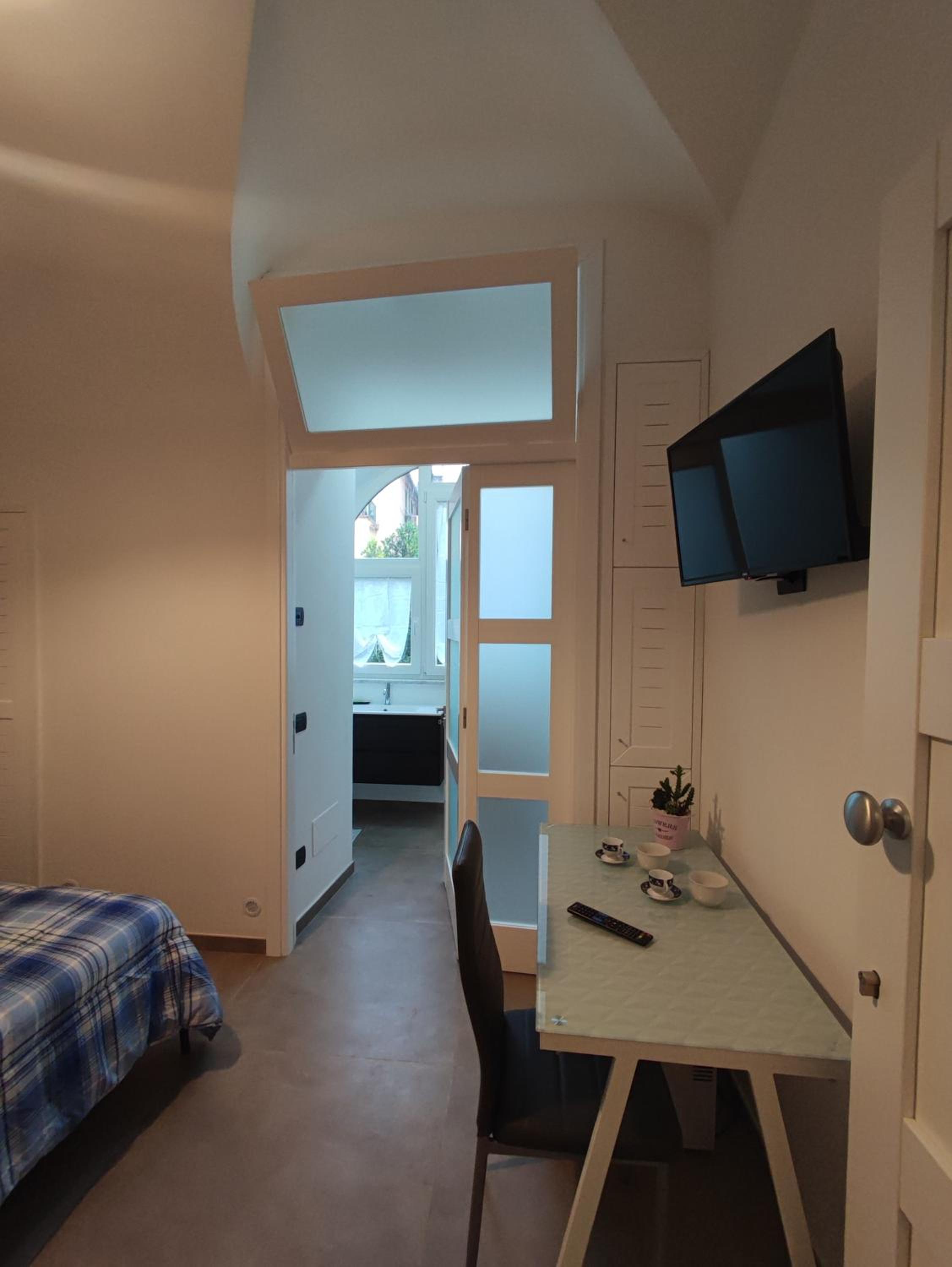 Photo 8