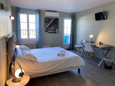 hotel room