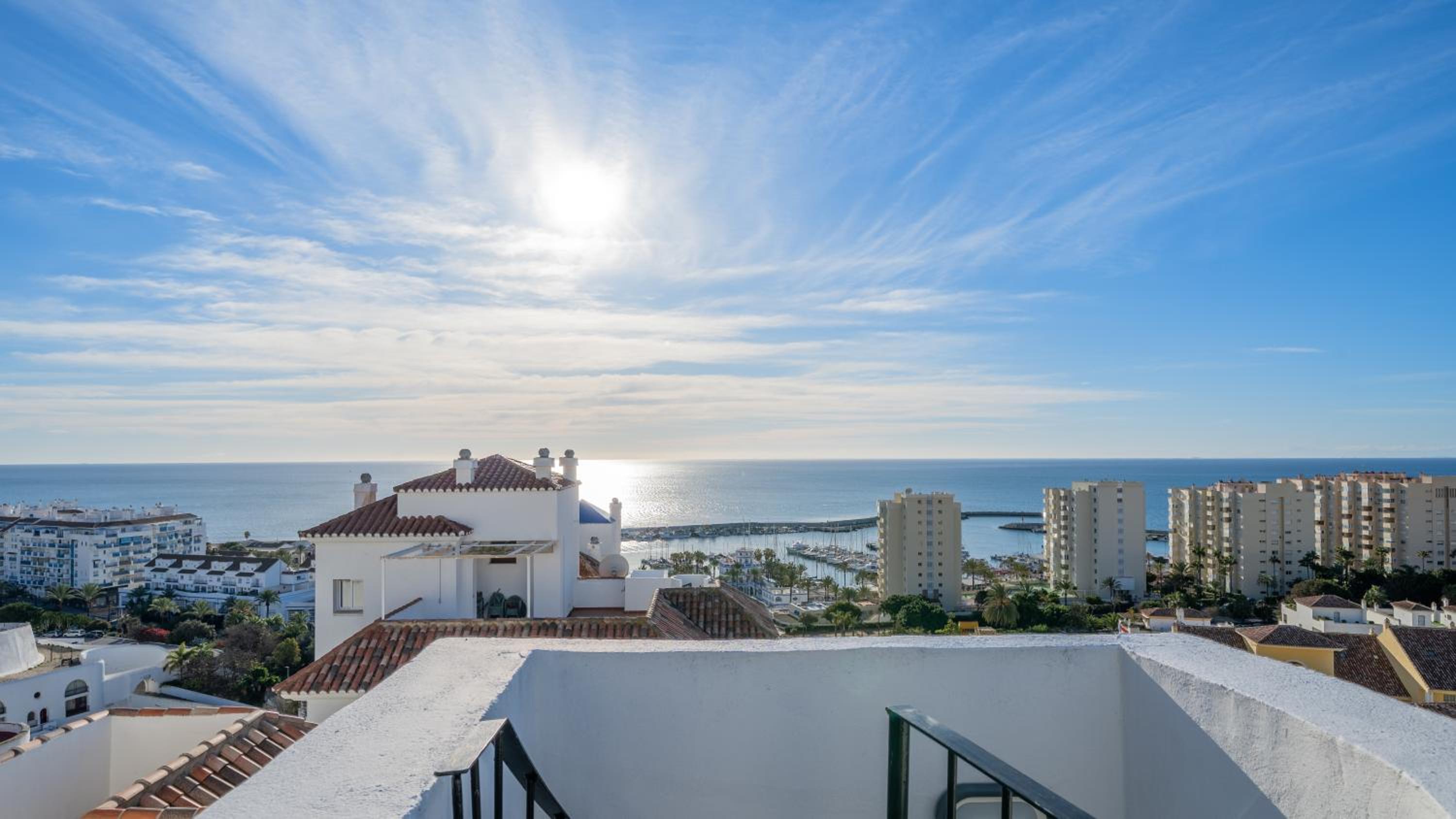 Stylish 2 bedroom penthouse with breathtaking view
