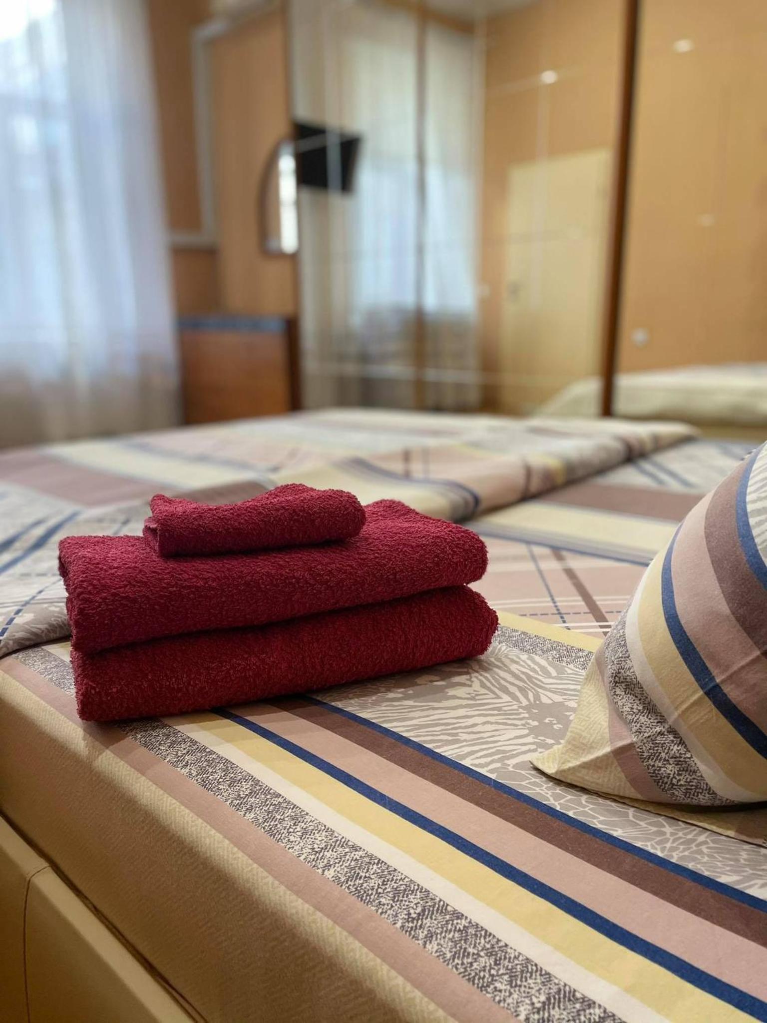 One bedroom right near metro Olympiyska view 4