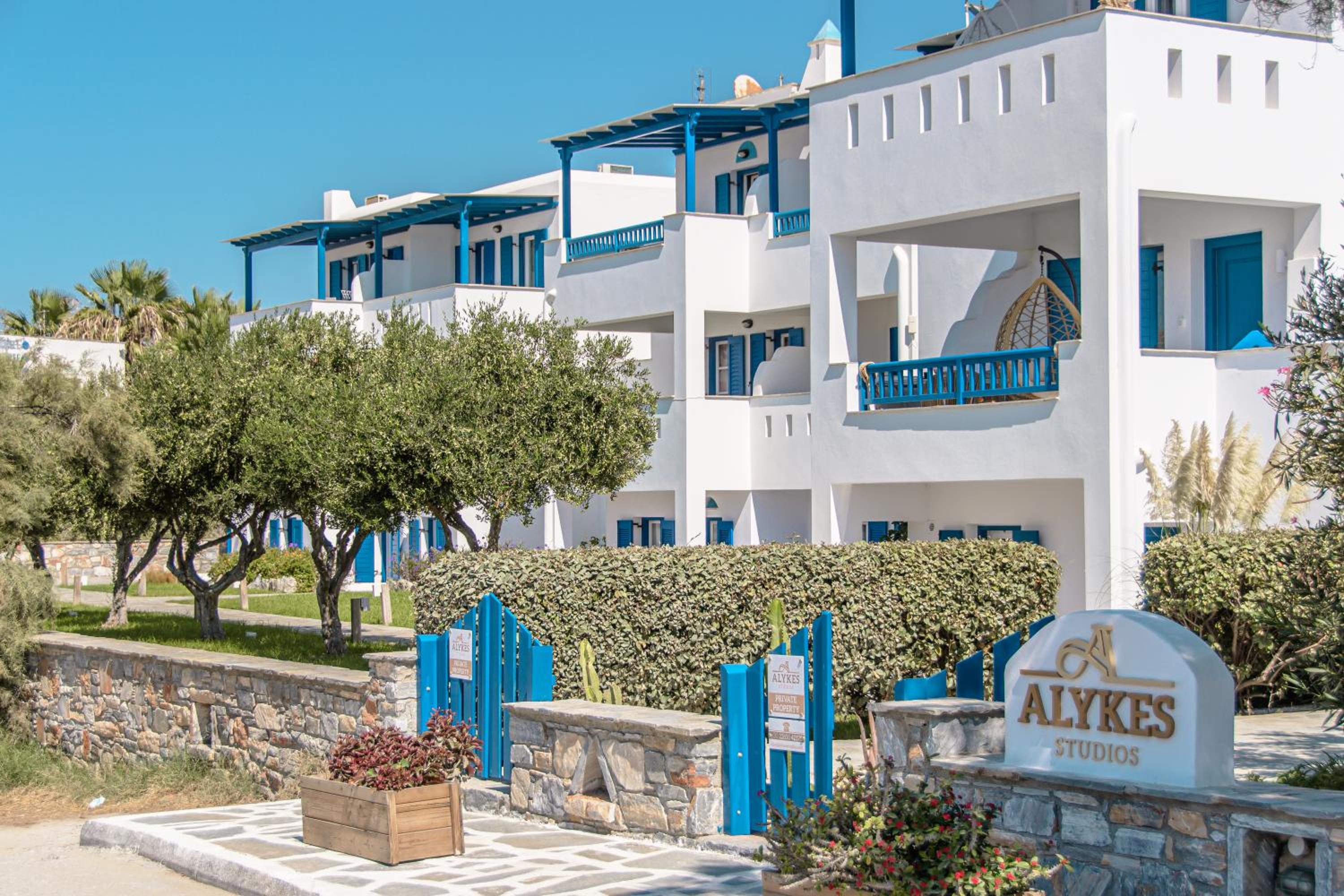 Alykes Studios & Suites