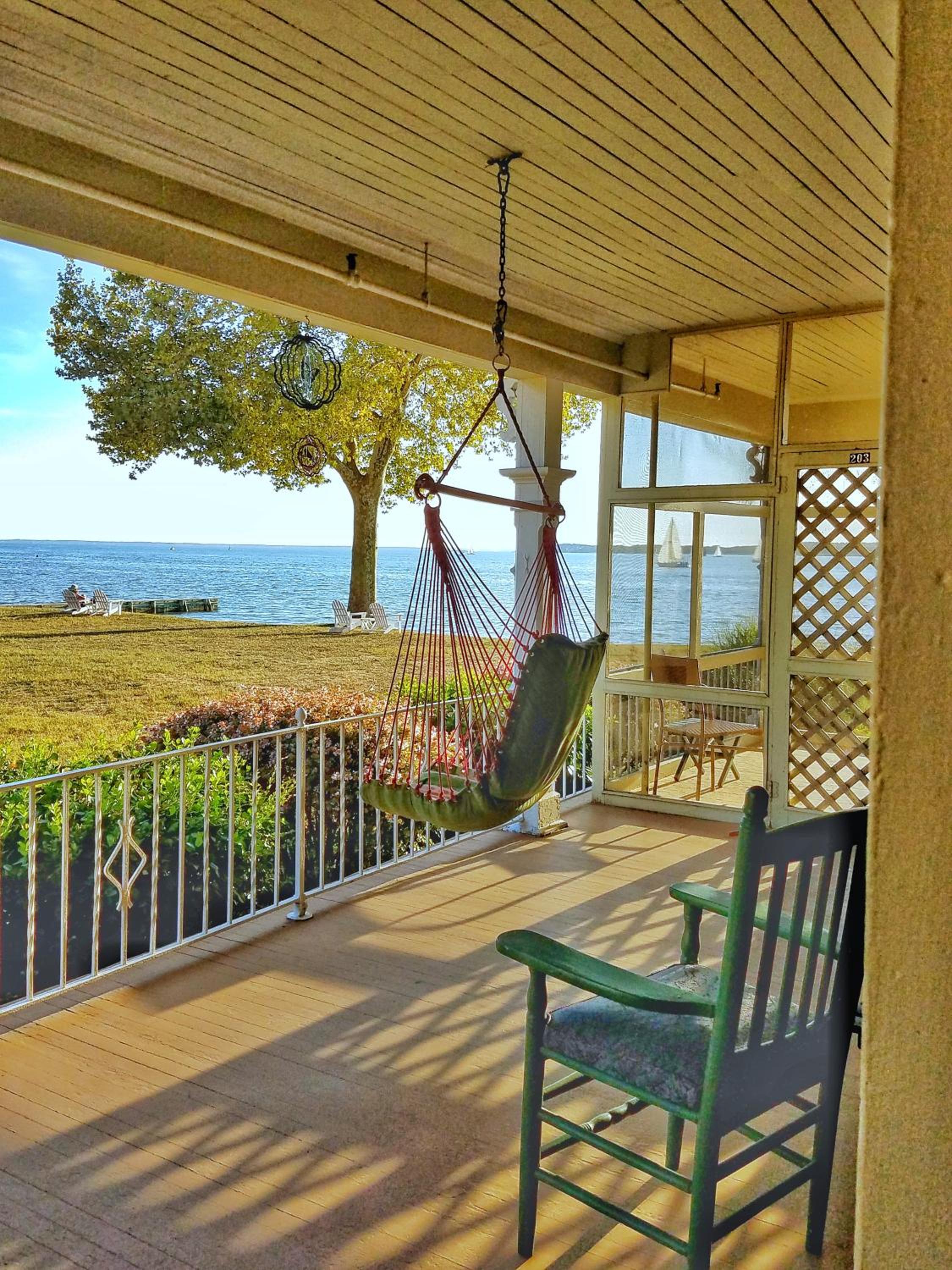 Sandaway Suites & Beach view 5