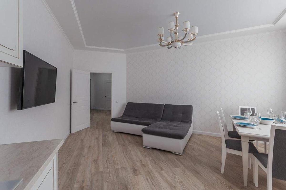 2-nd Pearl 2-bedrooms Apartment view 5