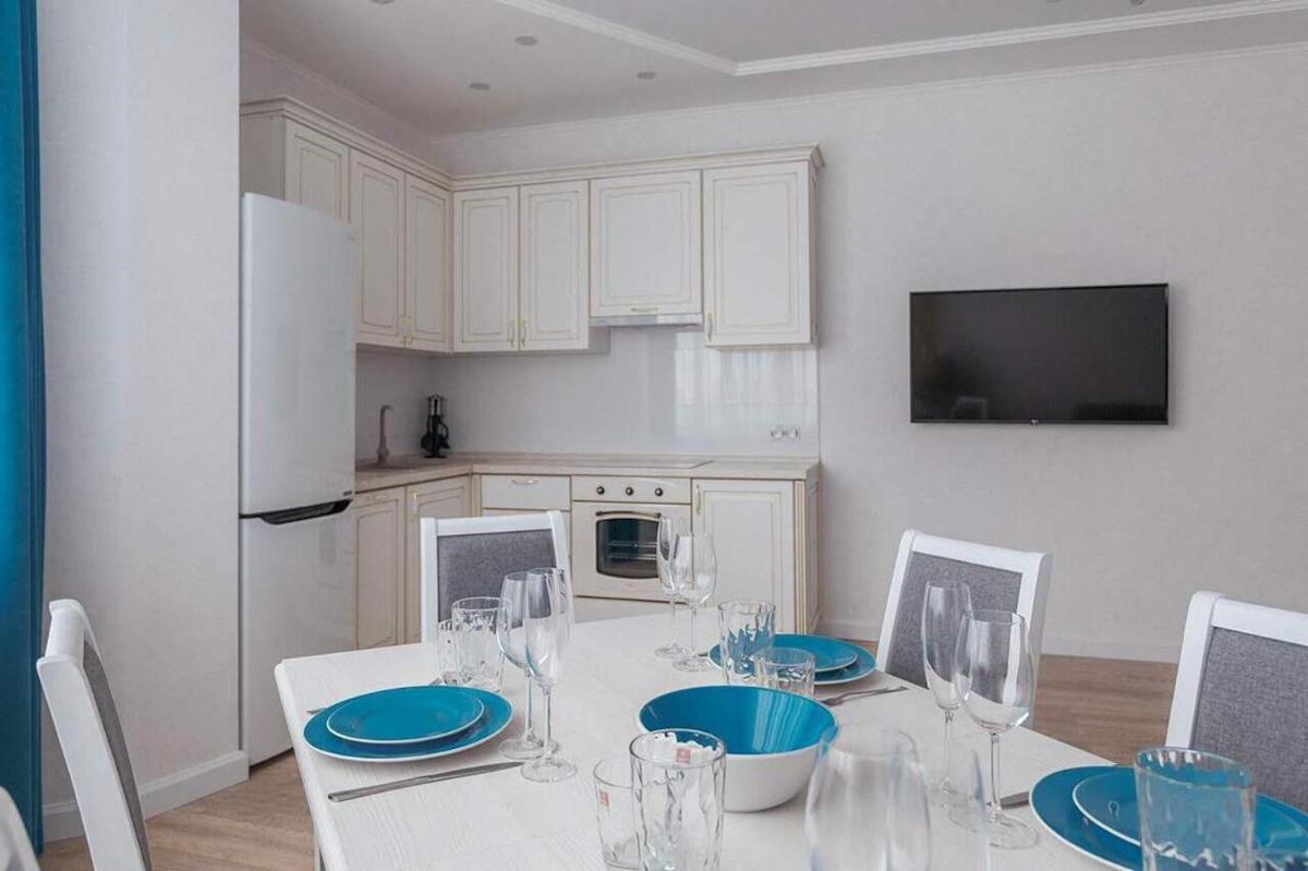 2-nd Pearl 2-bedrooms Apartment view 2