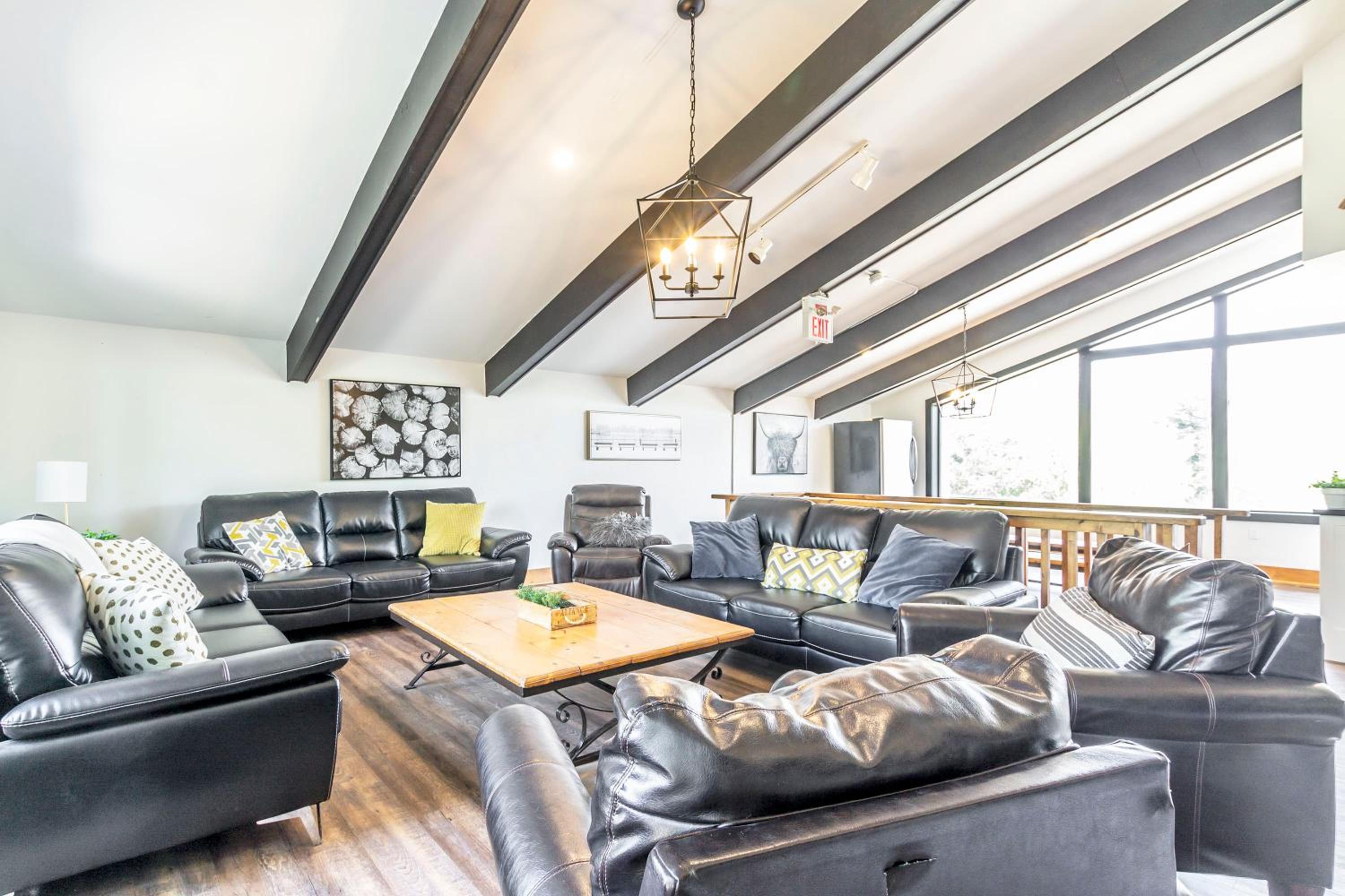 Mountain Trail-Smart TV-Self Check-In-Full Kitchen-Balcony-BBQ