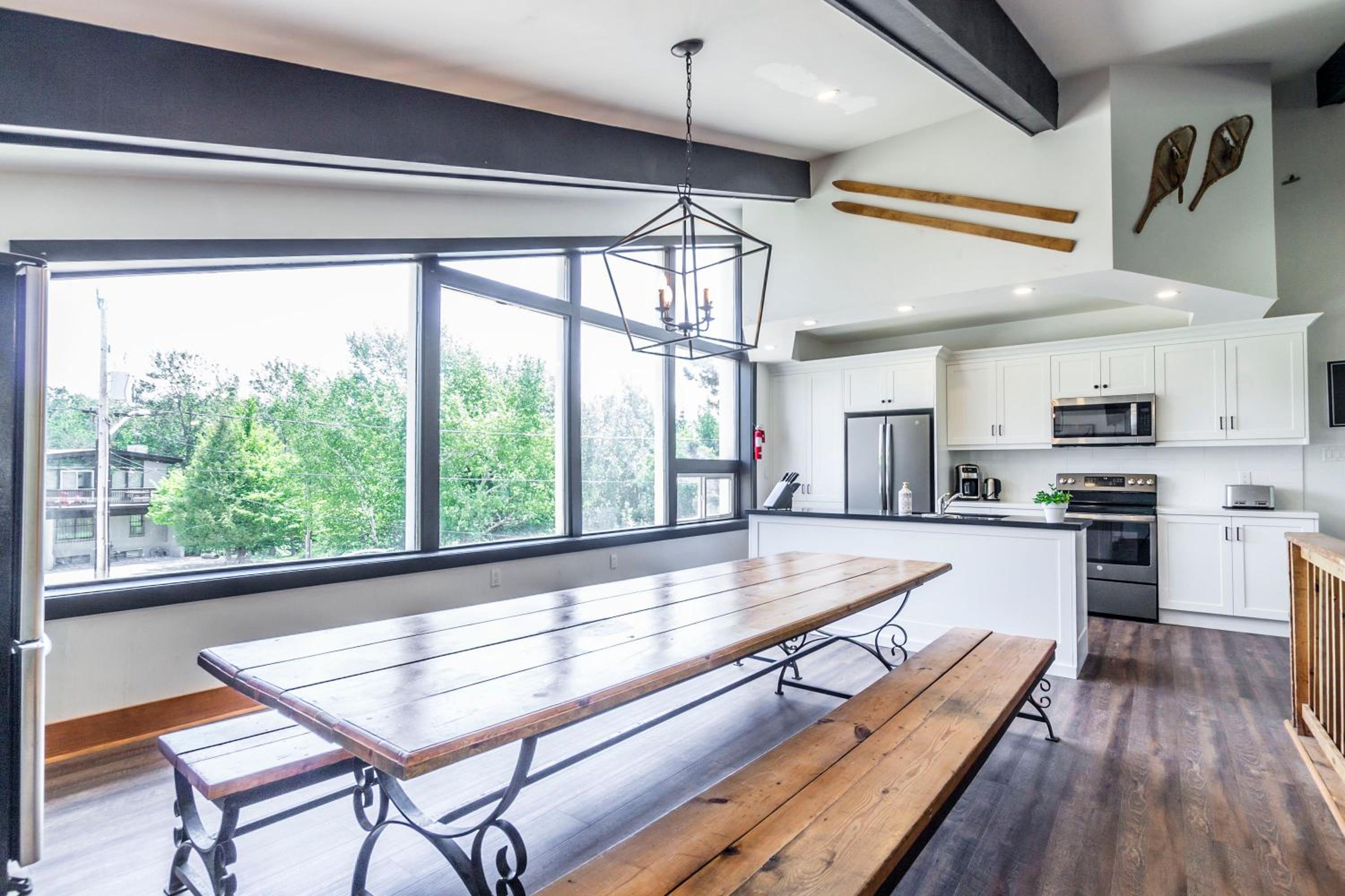 Mountain Trail-Smart TV-Self Check-In-Full Kitchen-Balcony-BBQ