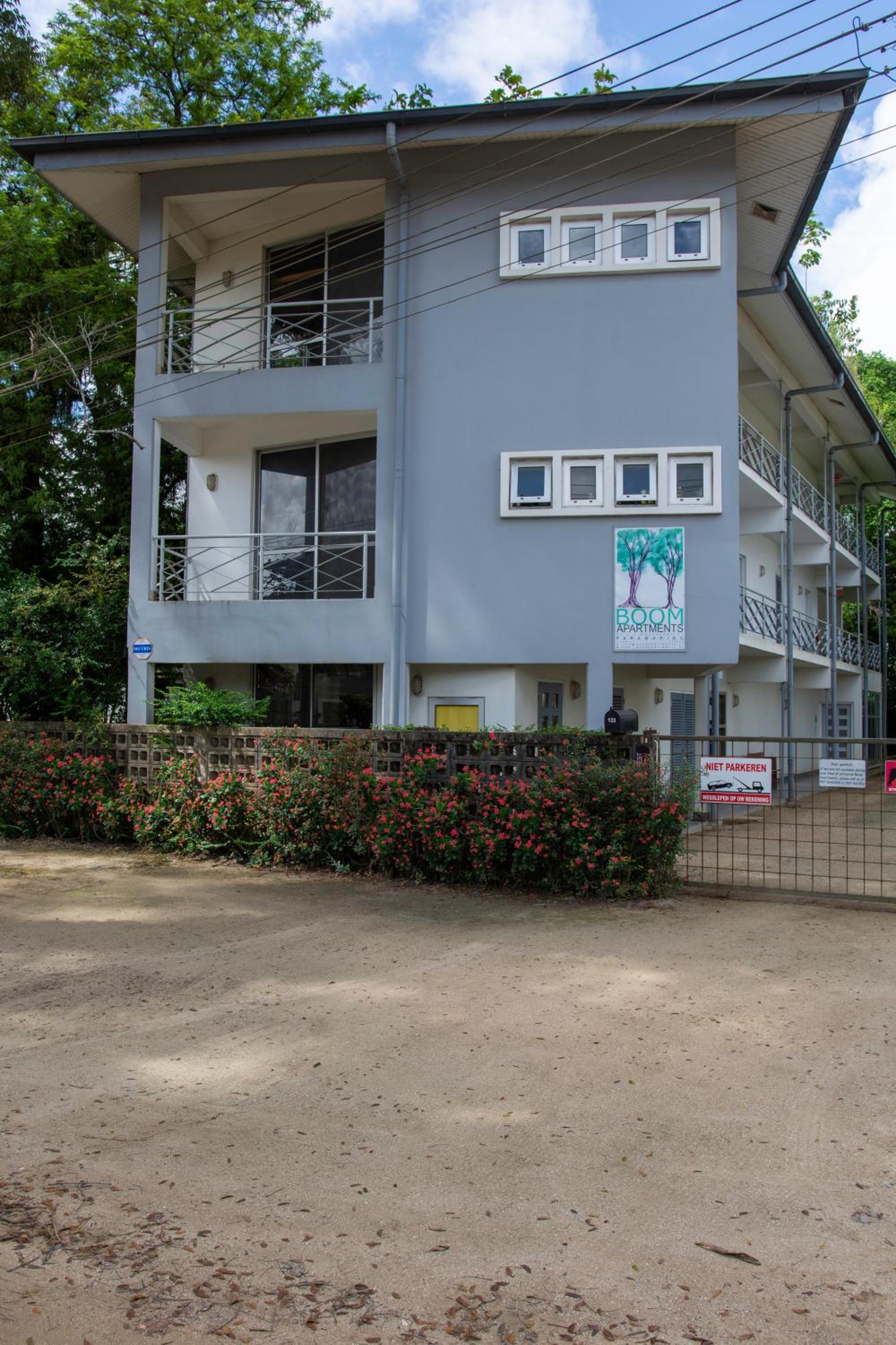 Boom Apartments