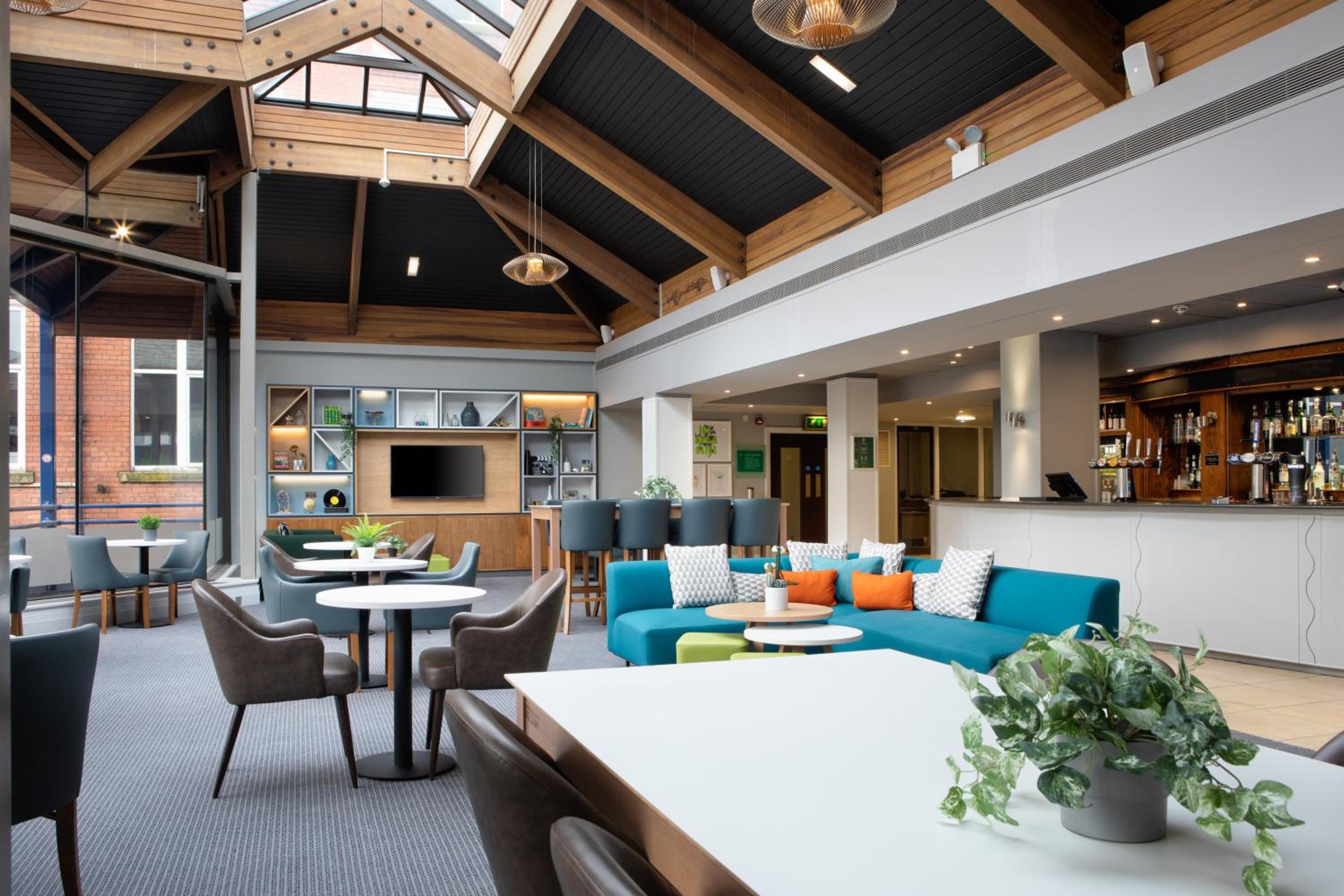 Bolton Vacations - Holiday Inn Bolton Centre, an IHG Hotel - Property Image 10