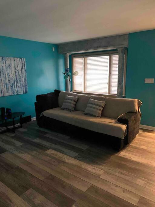 Remodeled House Minutes to Falls Attractions view 4