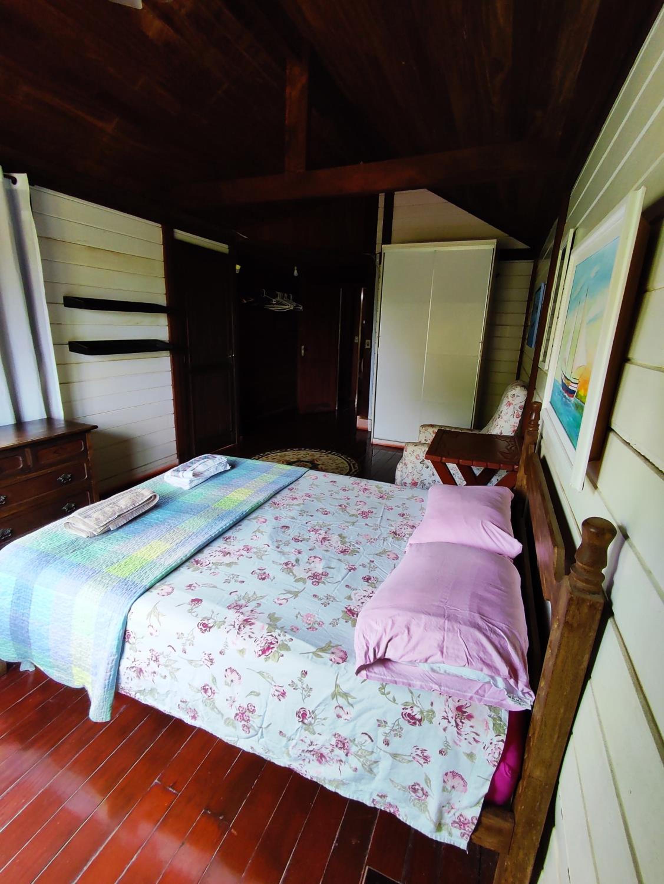 Linda Casa para Temporada em Manguinhos