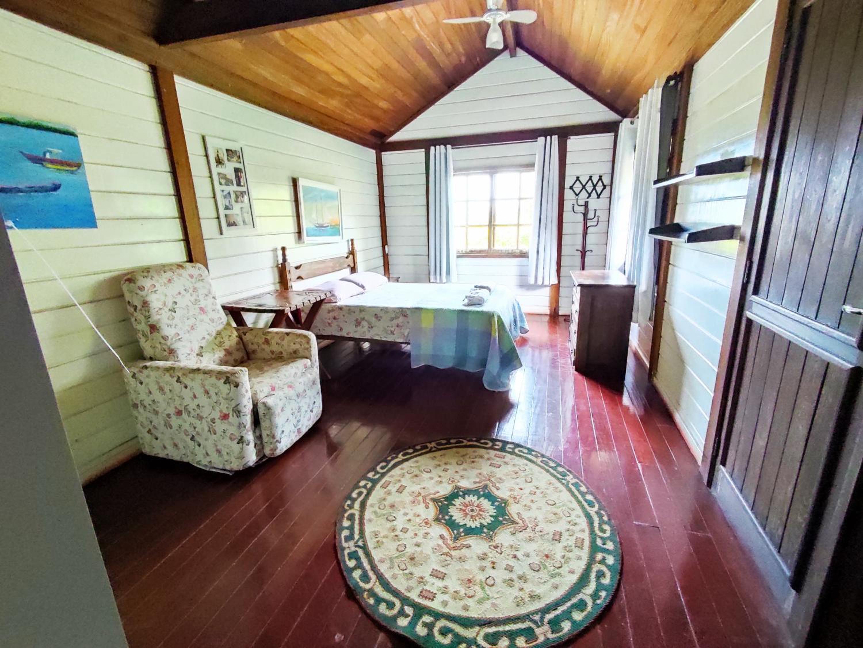 Linda Casa para Temporada em Manguinhos