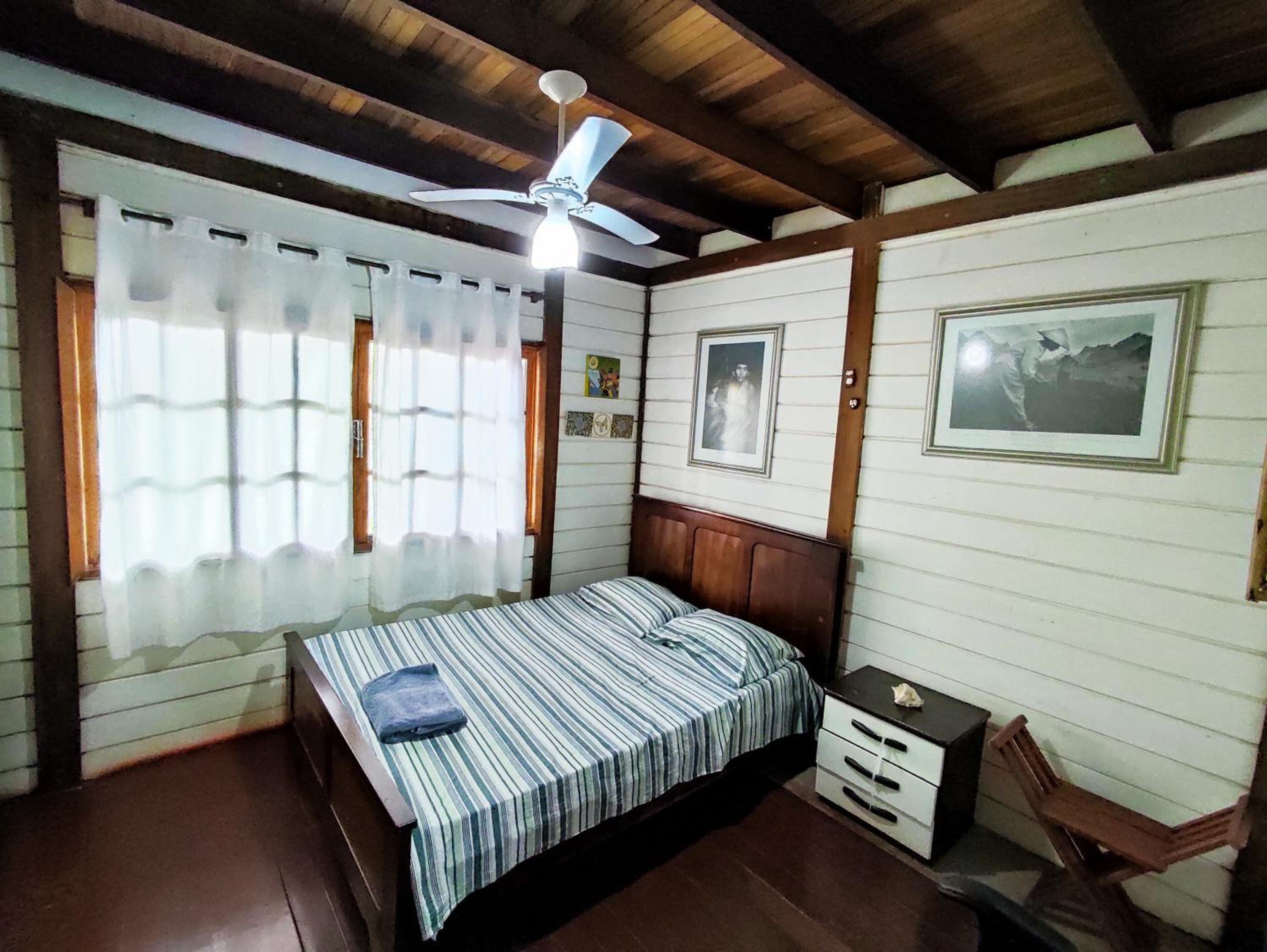Linda Casa para Temporada em Manguinhos