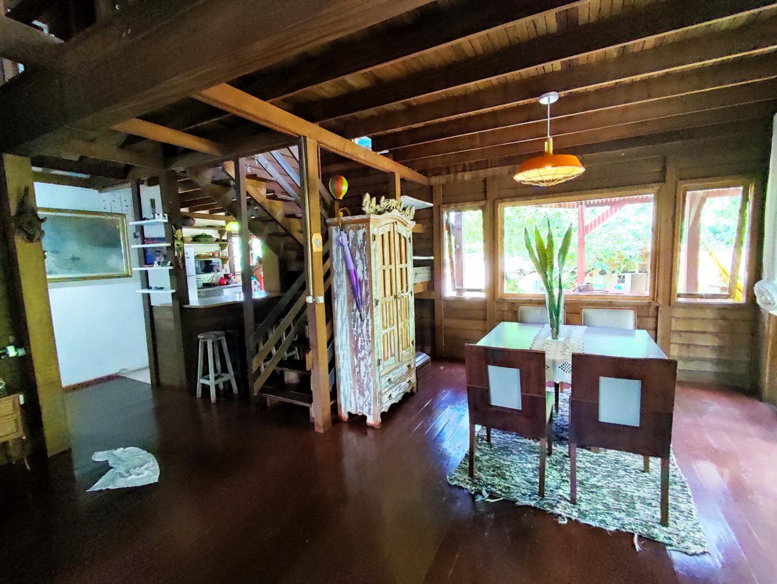 Linda Casa para Temporada em Manguinhos