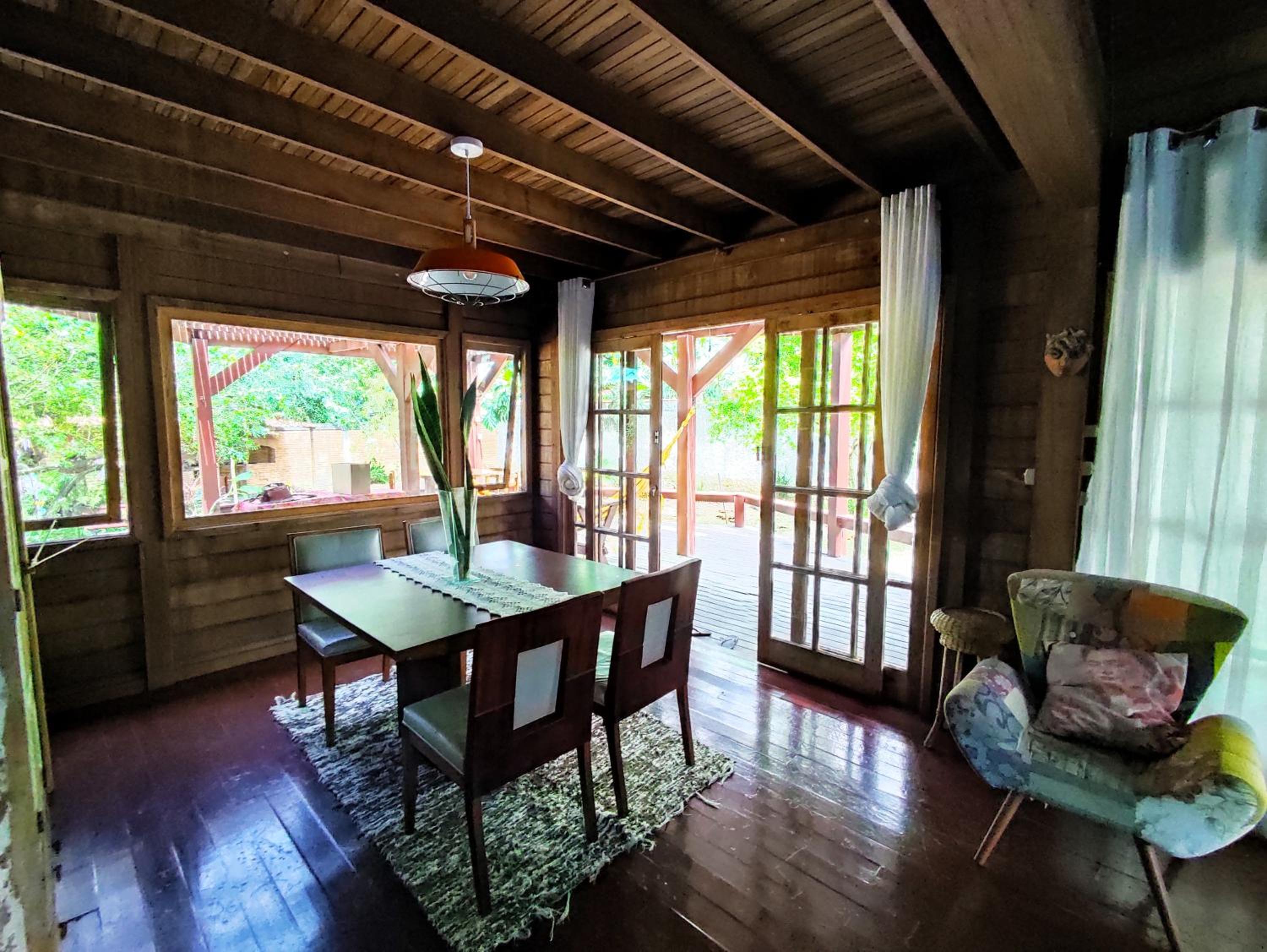Linda Casa para Temporada em Manguinhos
