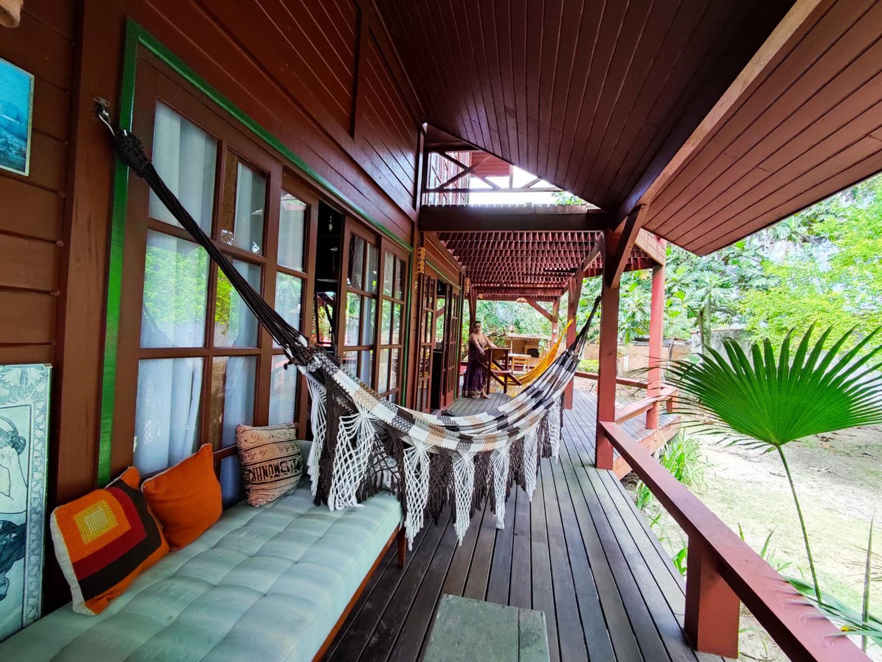 Linda Casa para Temporada em Manguinhos