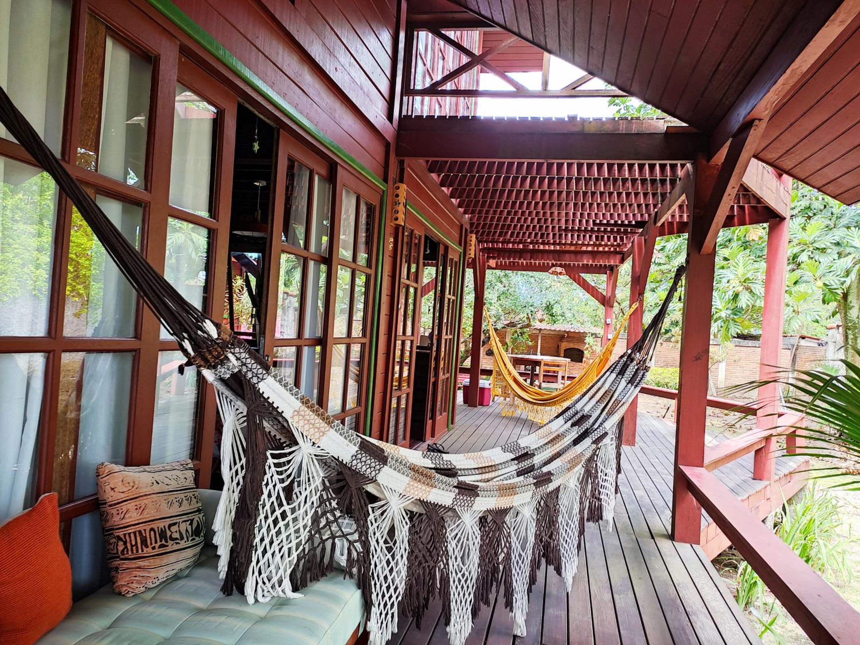 Linda Casa para Temporada em Manguinhos