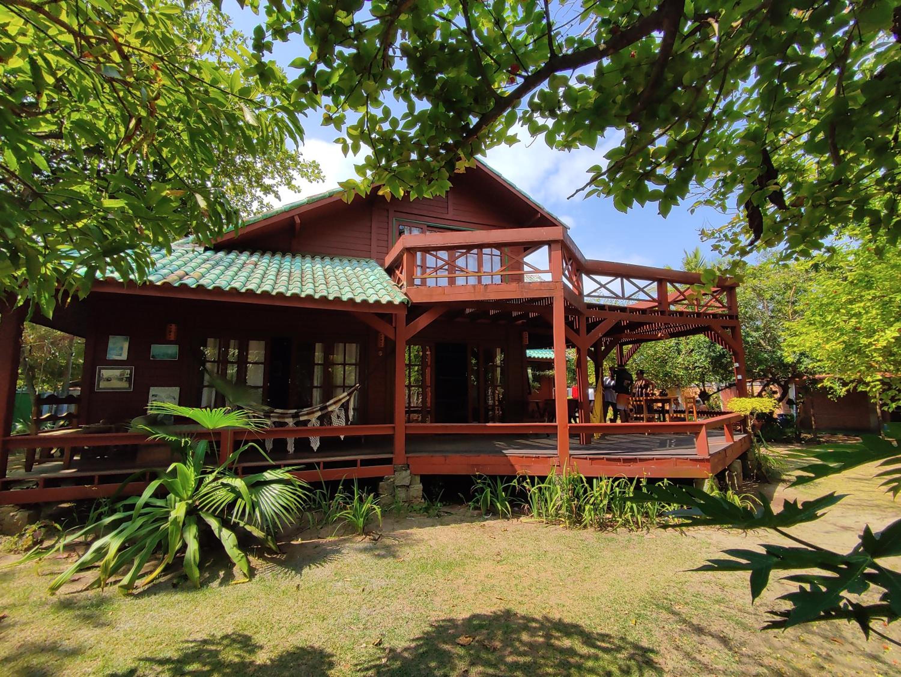 Linda Casa para Temporada em Manguinhos