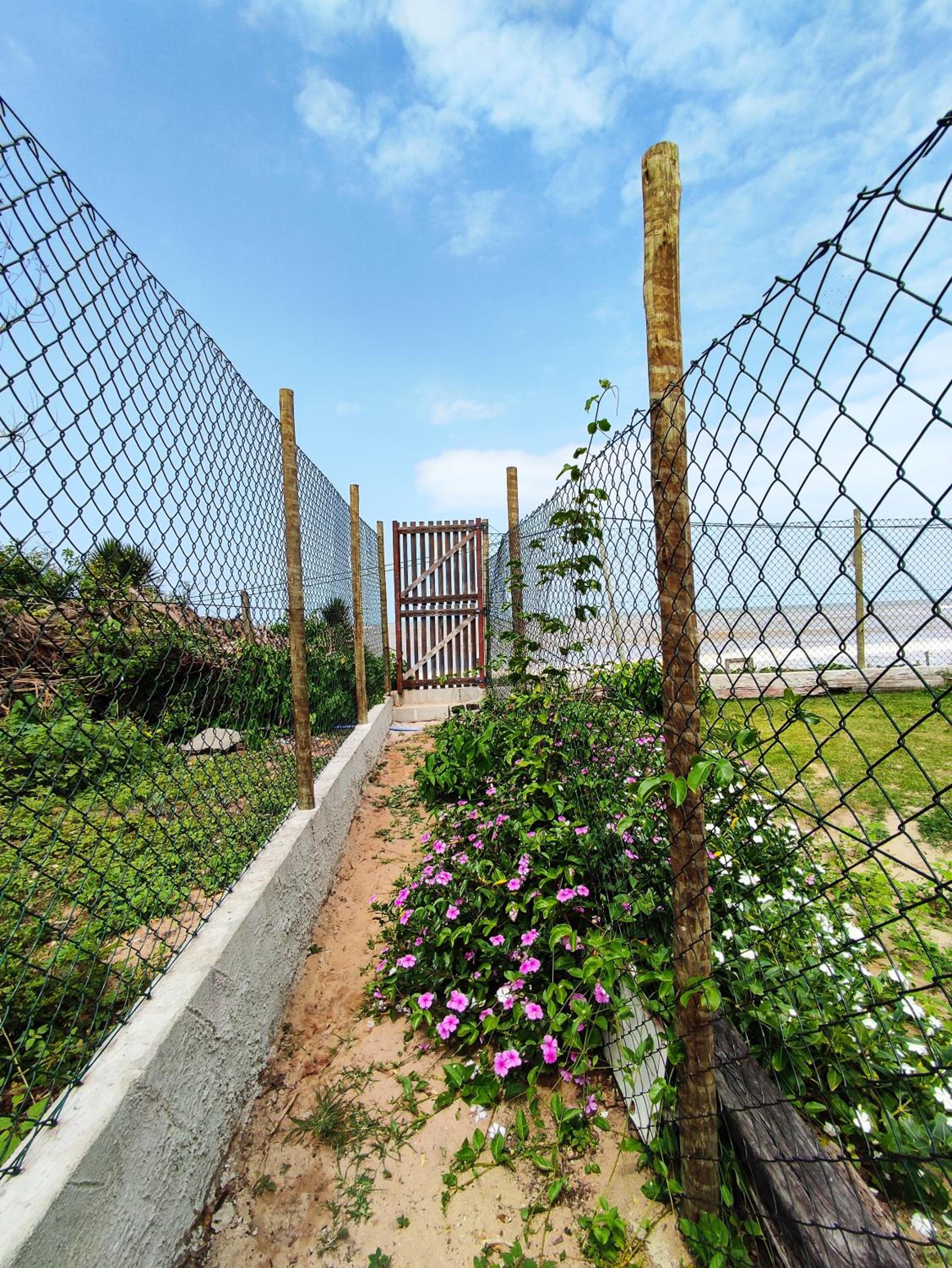 Linda Casa para Temporada em Manguinhos