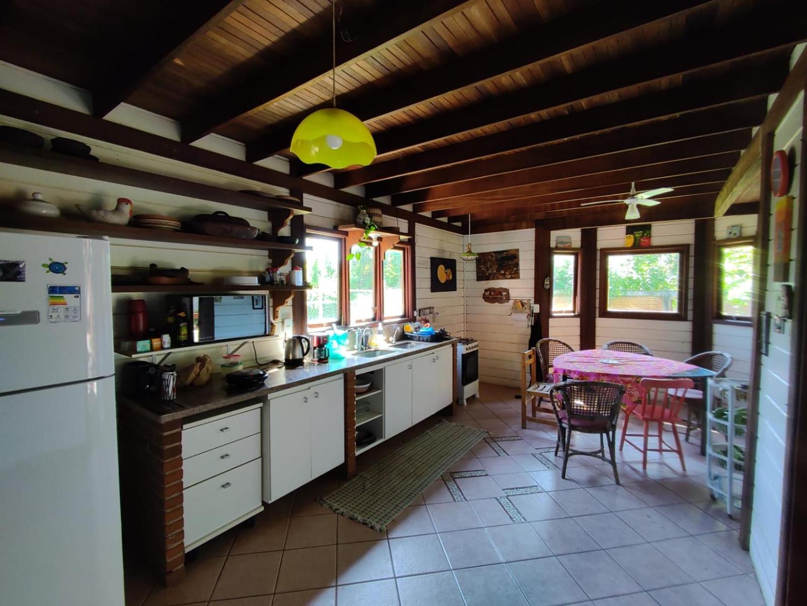 Linda Casa para Temporada em Manguinhos