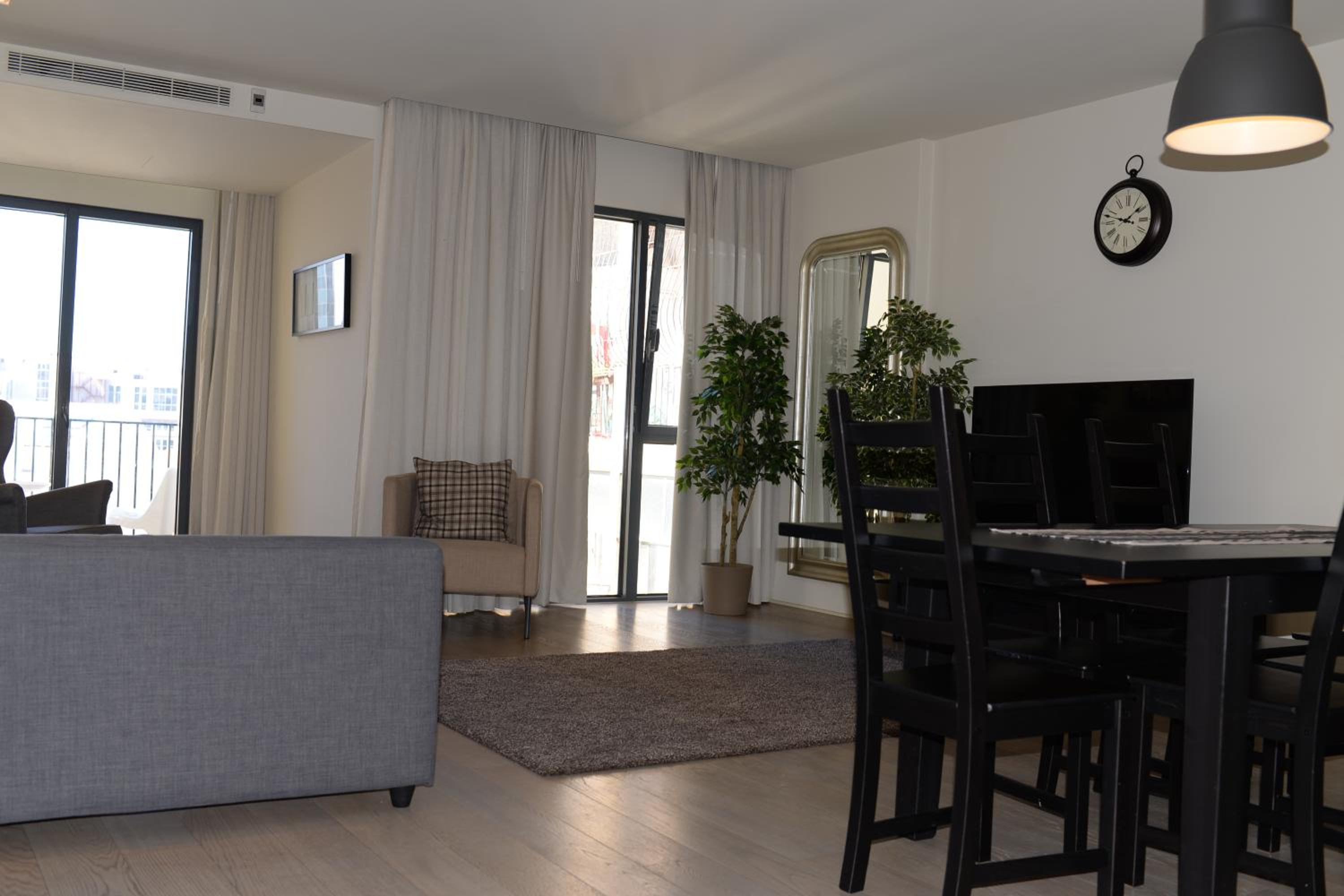 Lux Apartment with Pool and Garage view 4